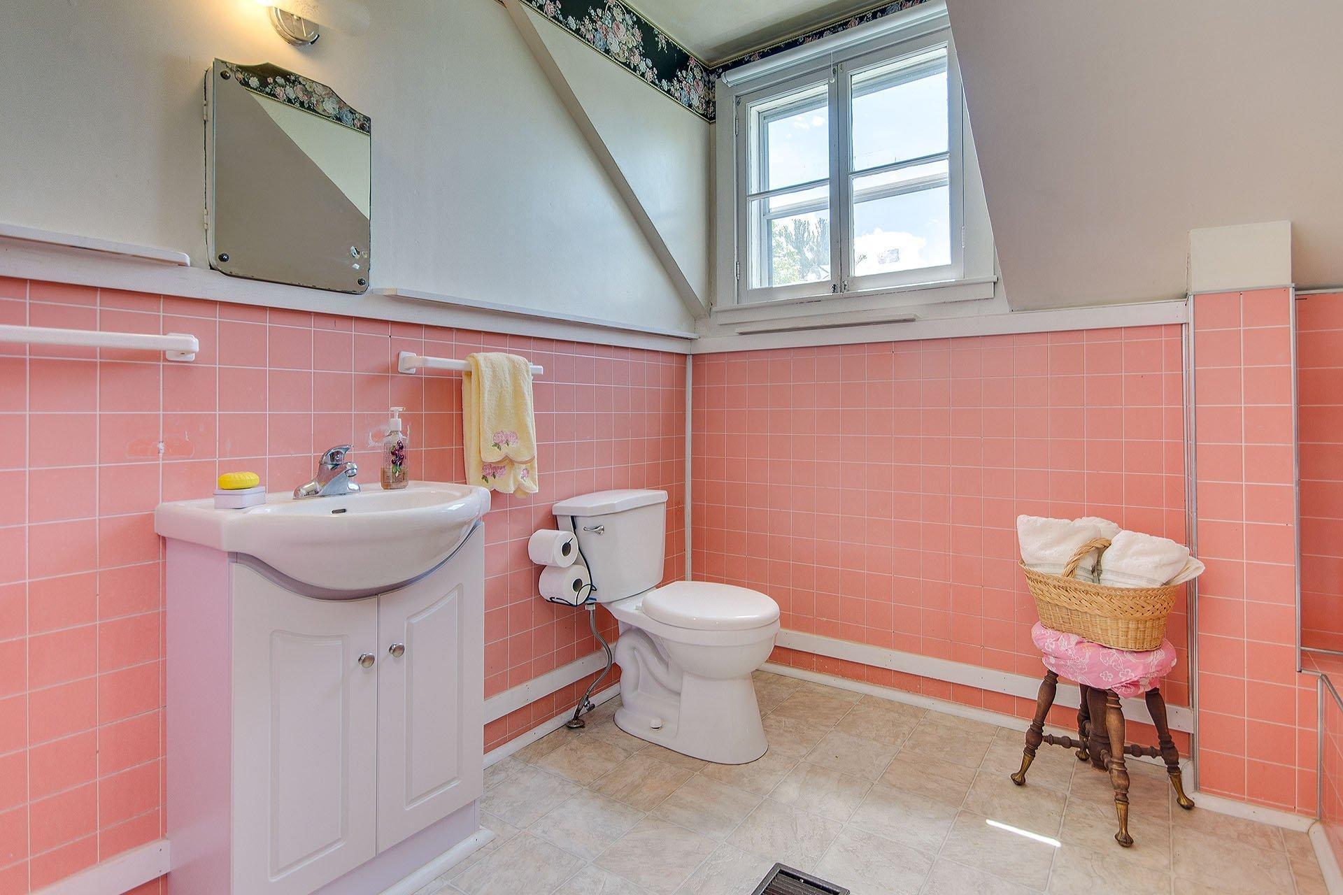 









60


Rue Thibault S.

,
Abercorn,




QC
J0E1B0

