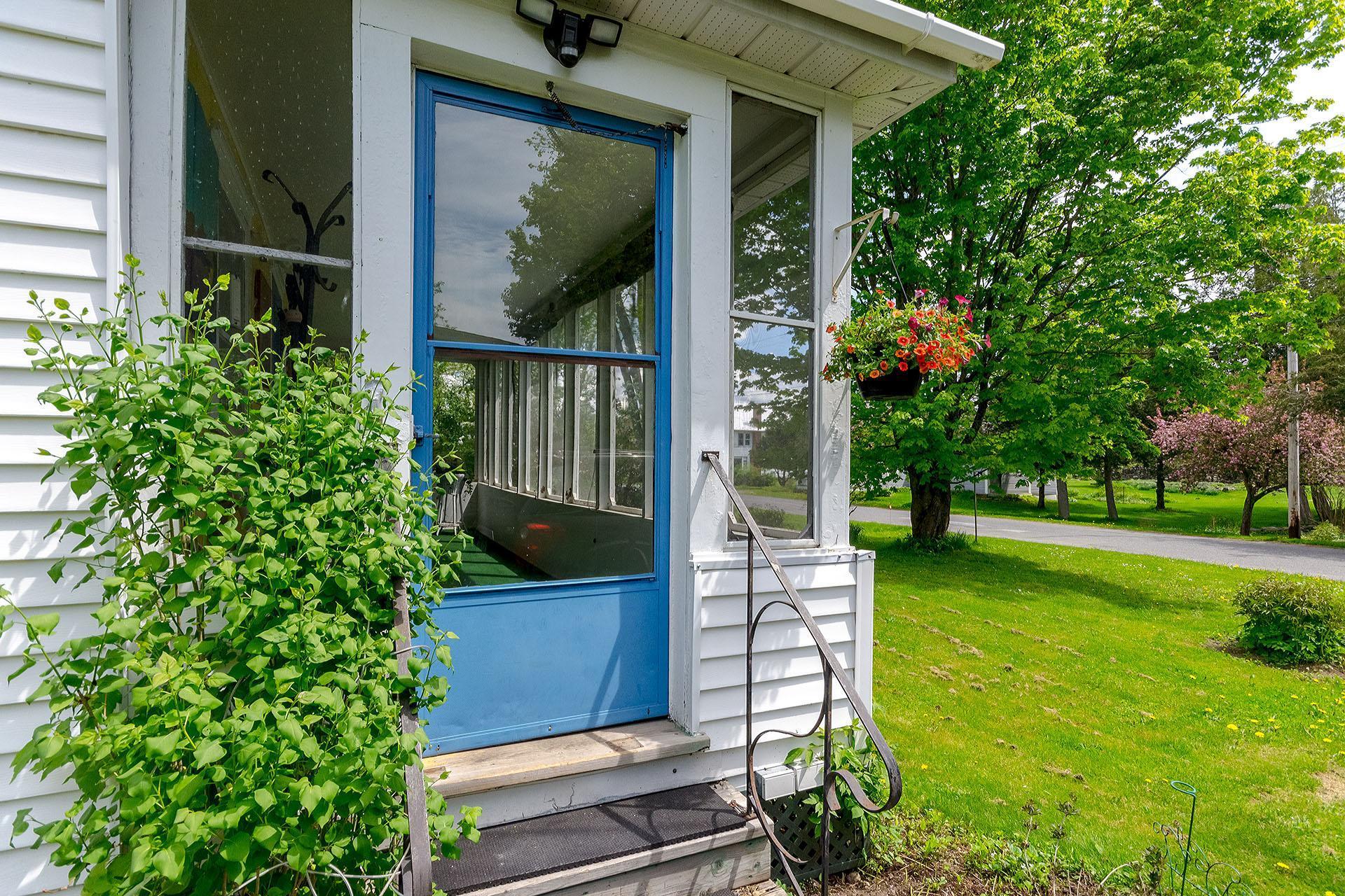 









60


Rue Thibault S.

,
Abercorn,




QC
J0E1B0

