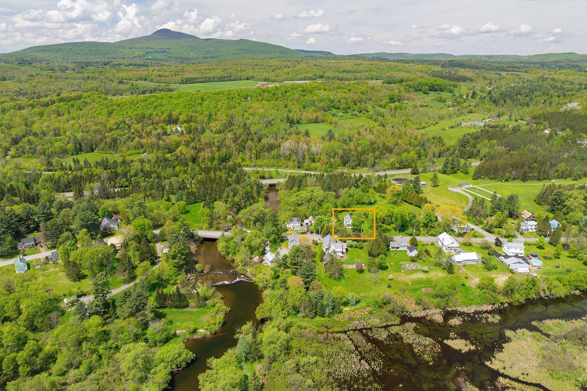 









60


Rue Thibault S.

,
Abercorn,




QC
J0E1B0

