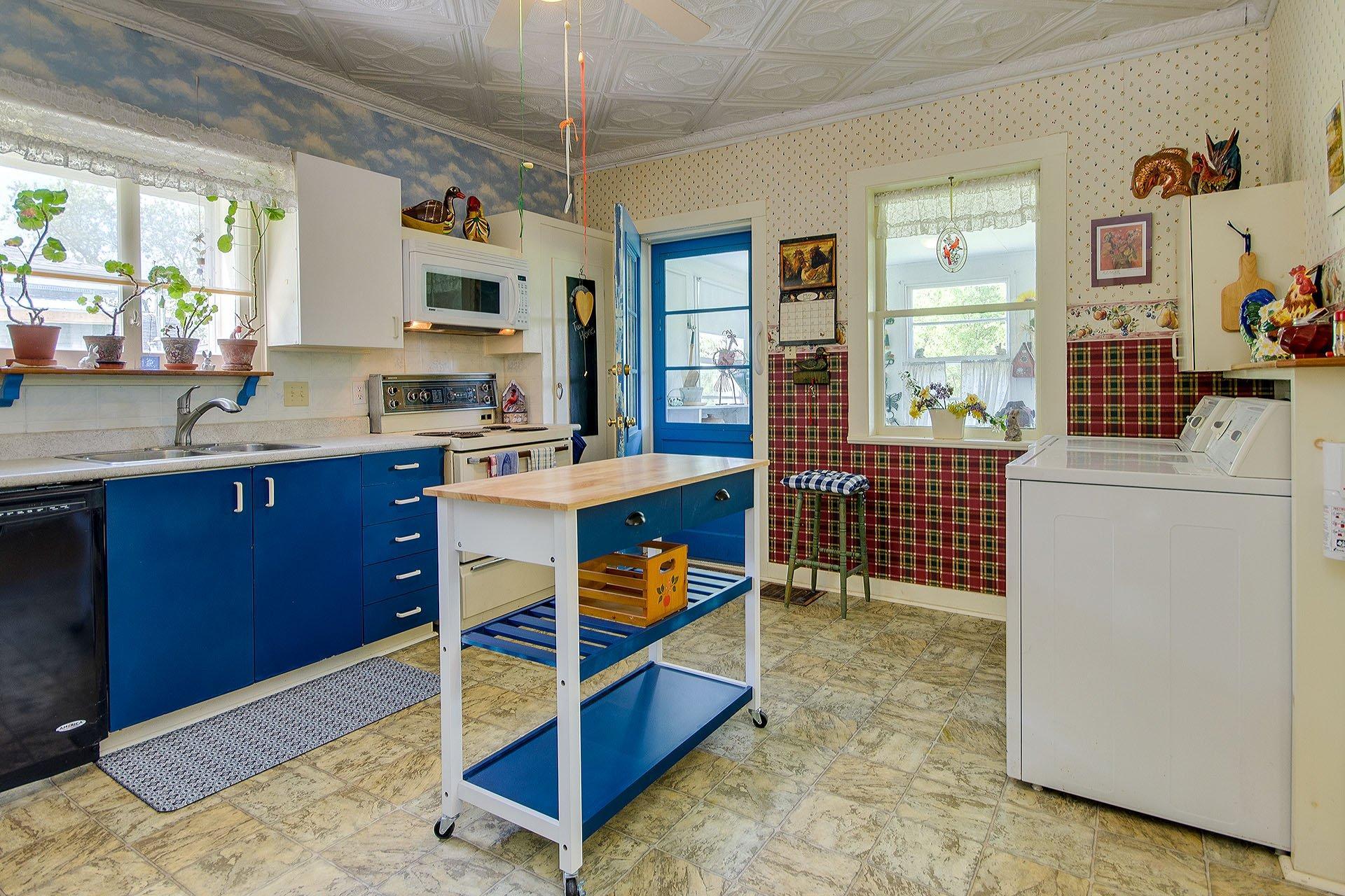 









60


Rue Thibault S.

,
Abercorn,




QC
J0E1B0

