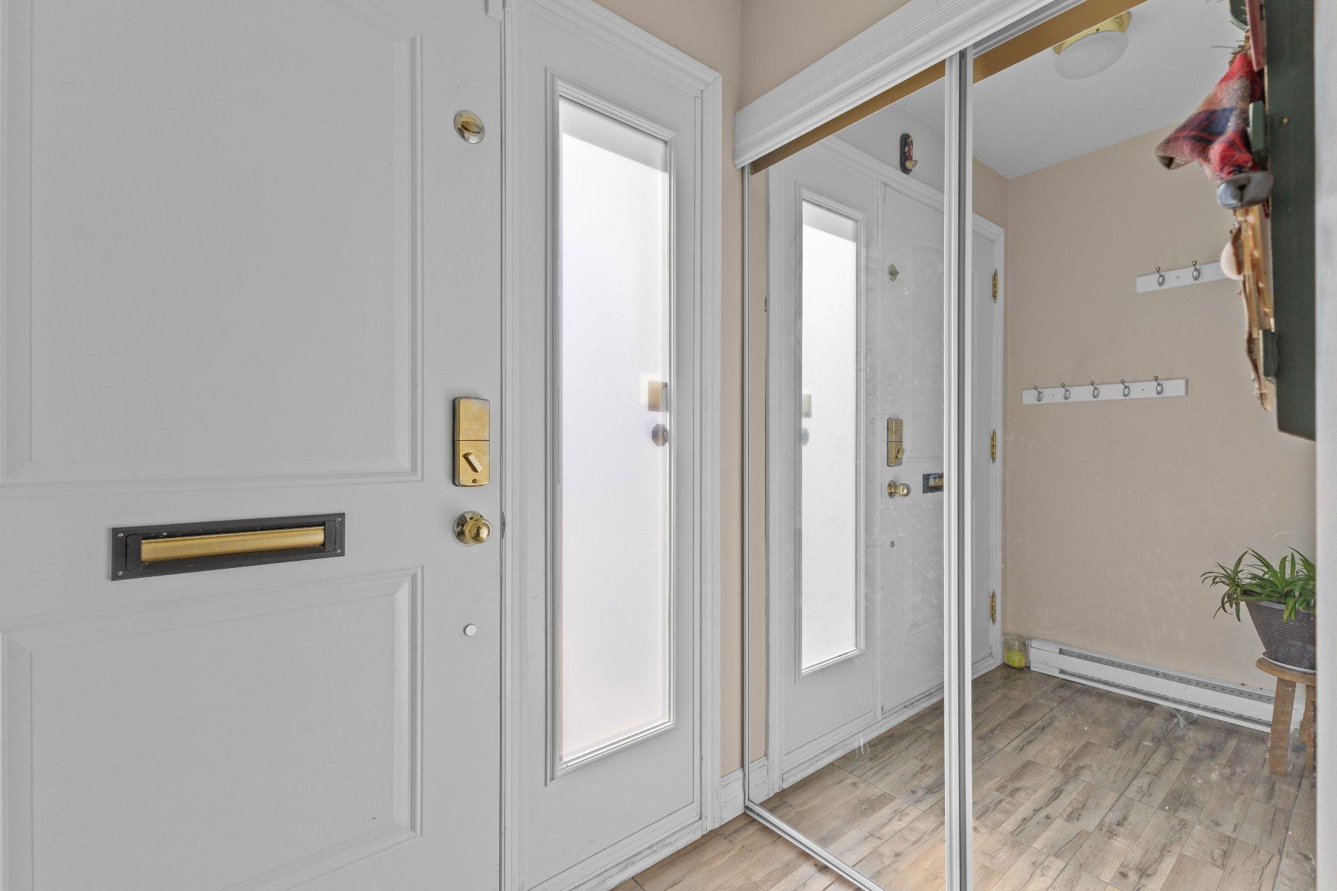 









953Z


Place Soulanges

,
Brossard,




QC
J4X1L8

