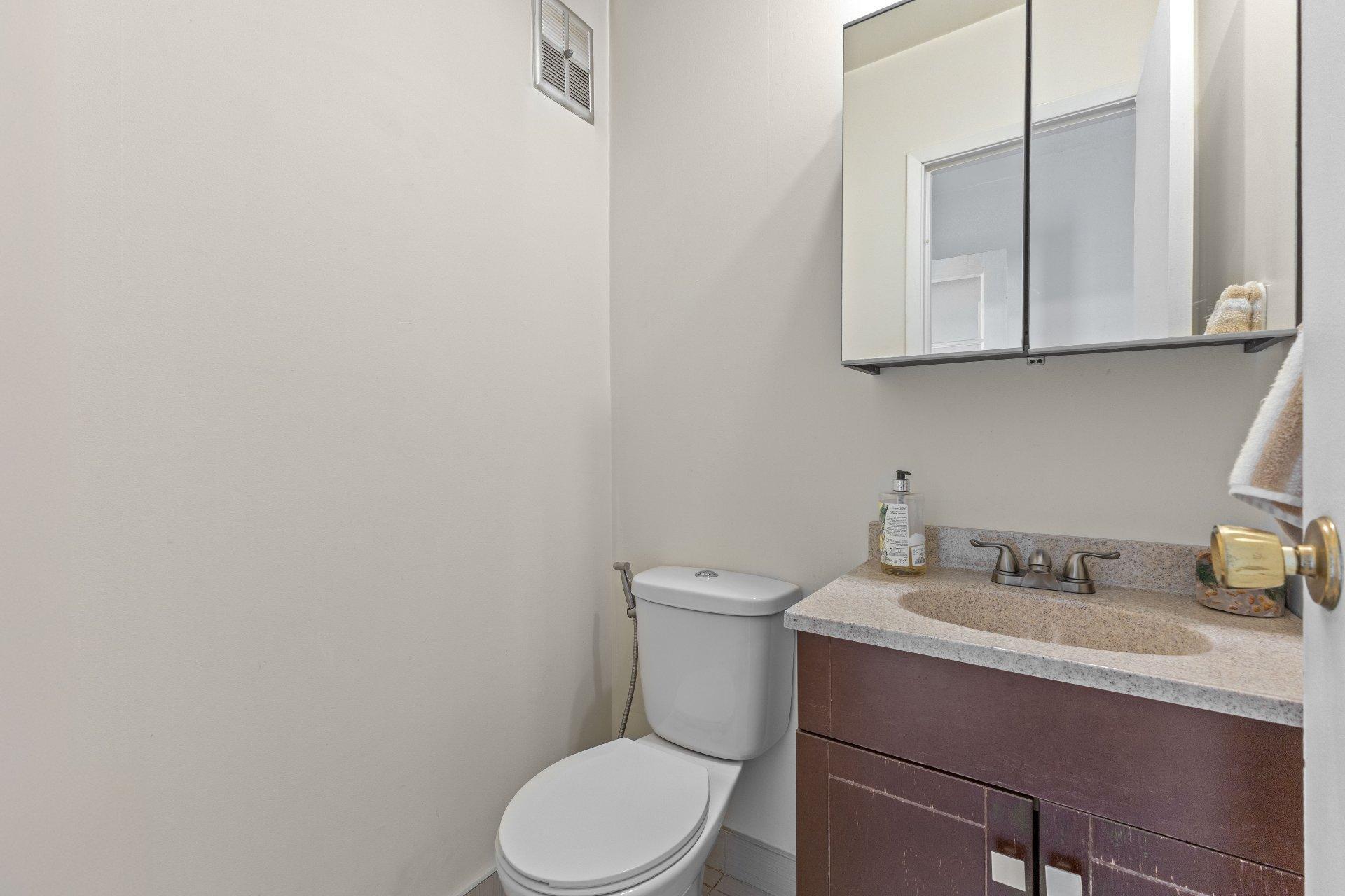 









953Z


Place Soulanges

,
Brossard,




QC
J4X1L8

