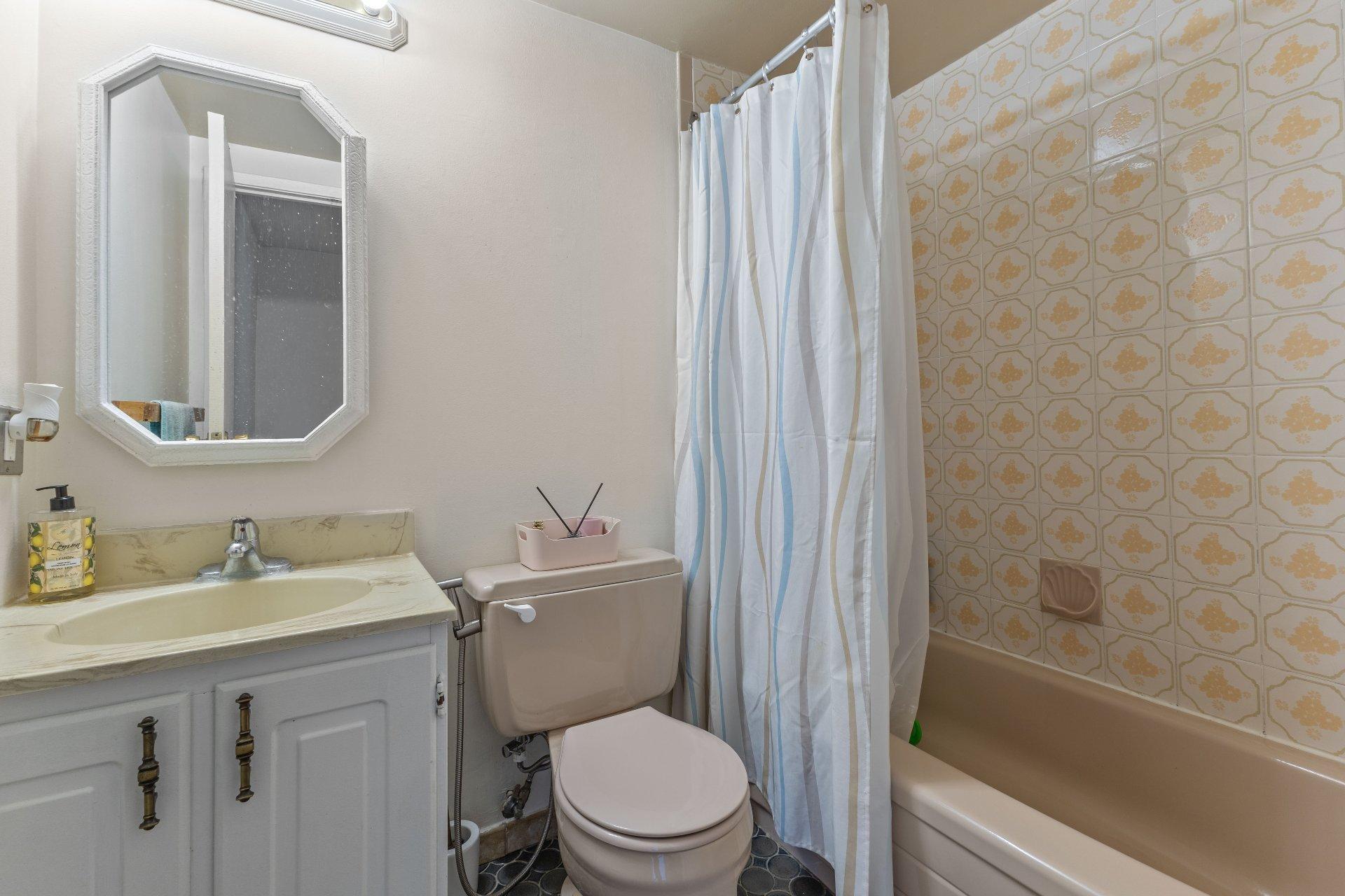 









953Z


Place Soulanges

,
Brossard,




QC
J4X1L8

