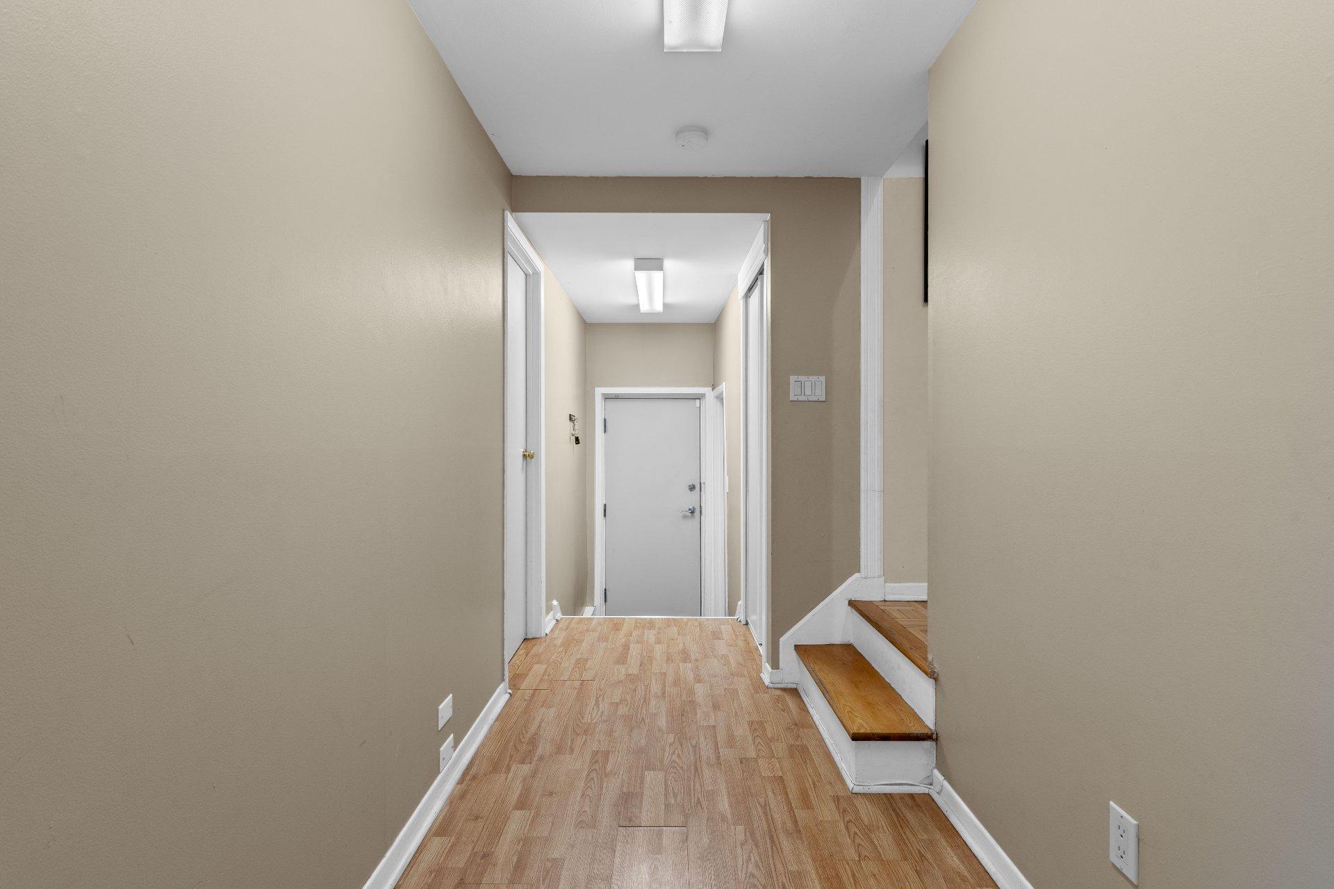 









953Z


Place Soulanges

,
Brossard,




QC
J4X1L8

