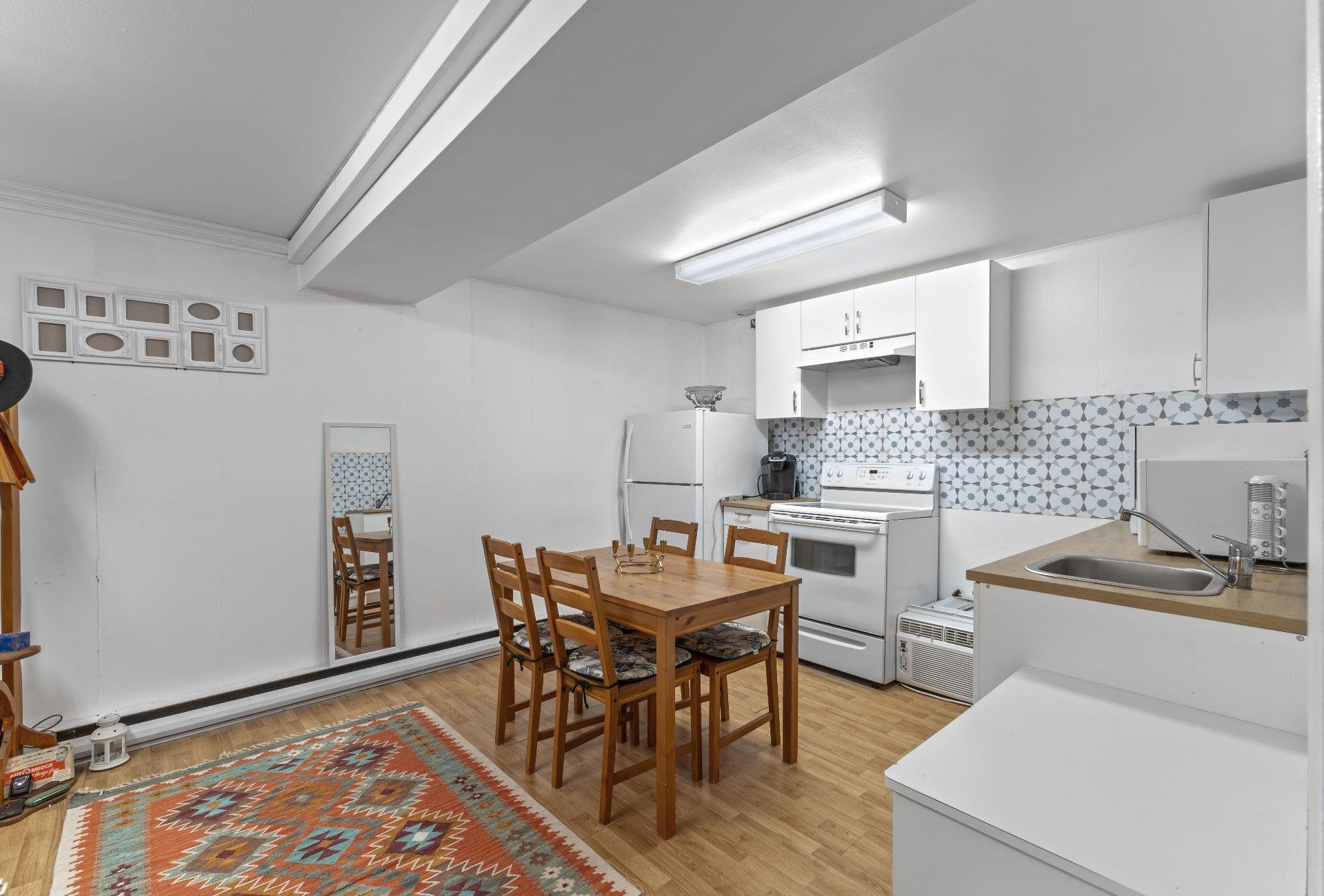 









953Z


Place Soulanges

,
Brossard,




QC
J4X1L8

