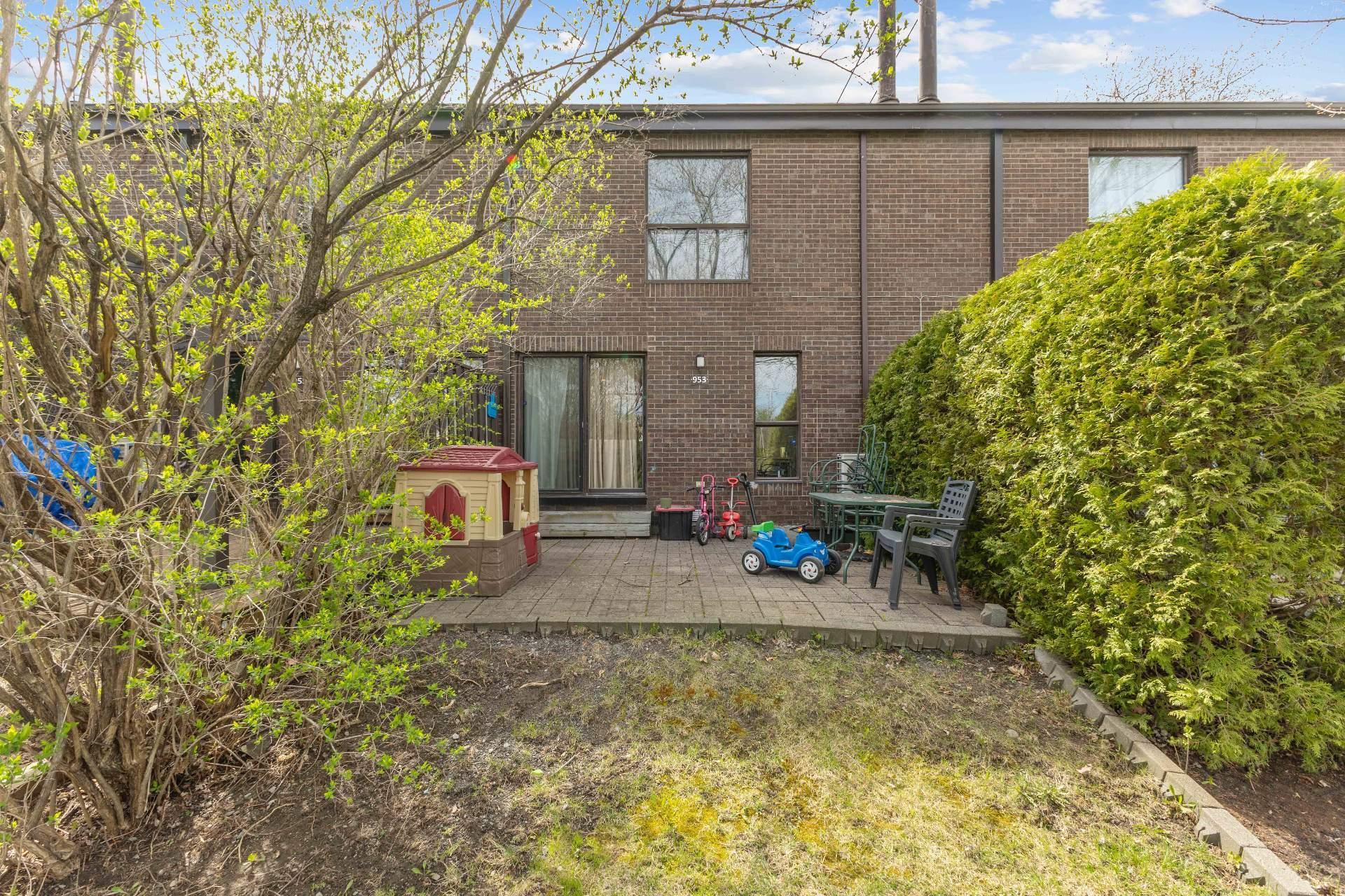 









953Z


Place Soulanges

,
Brossard,




QC
J4X1L8


