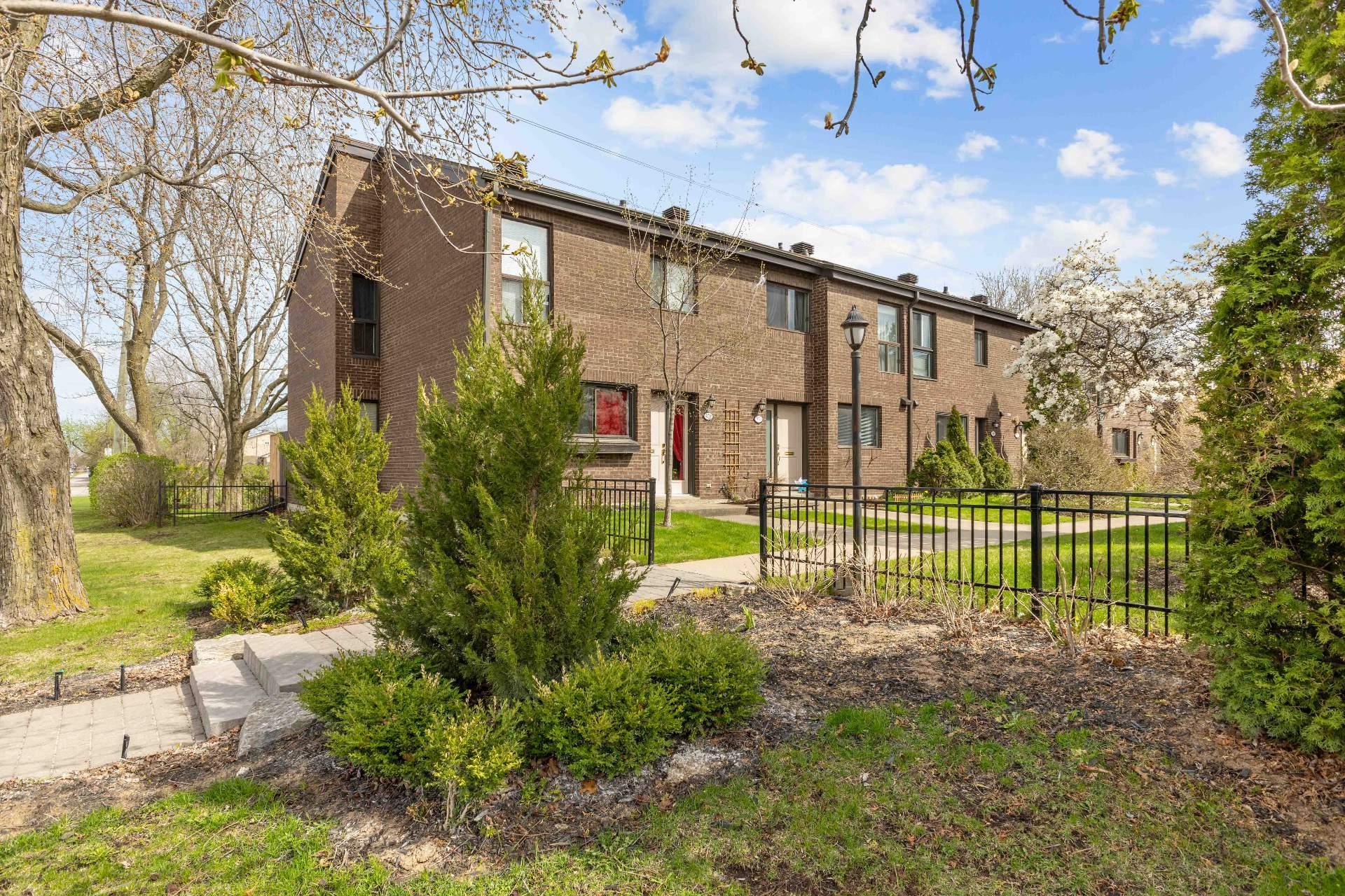 









953Z


Place Soulanges

,
Brossard,




QC
J4X1L8

