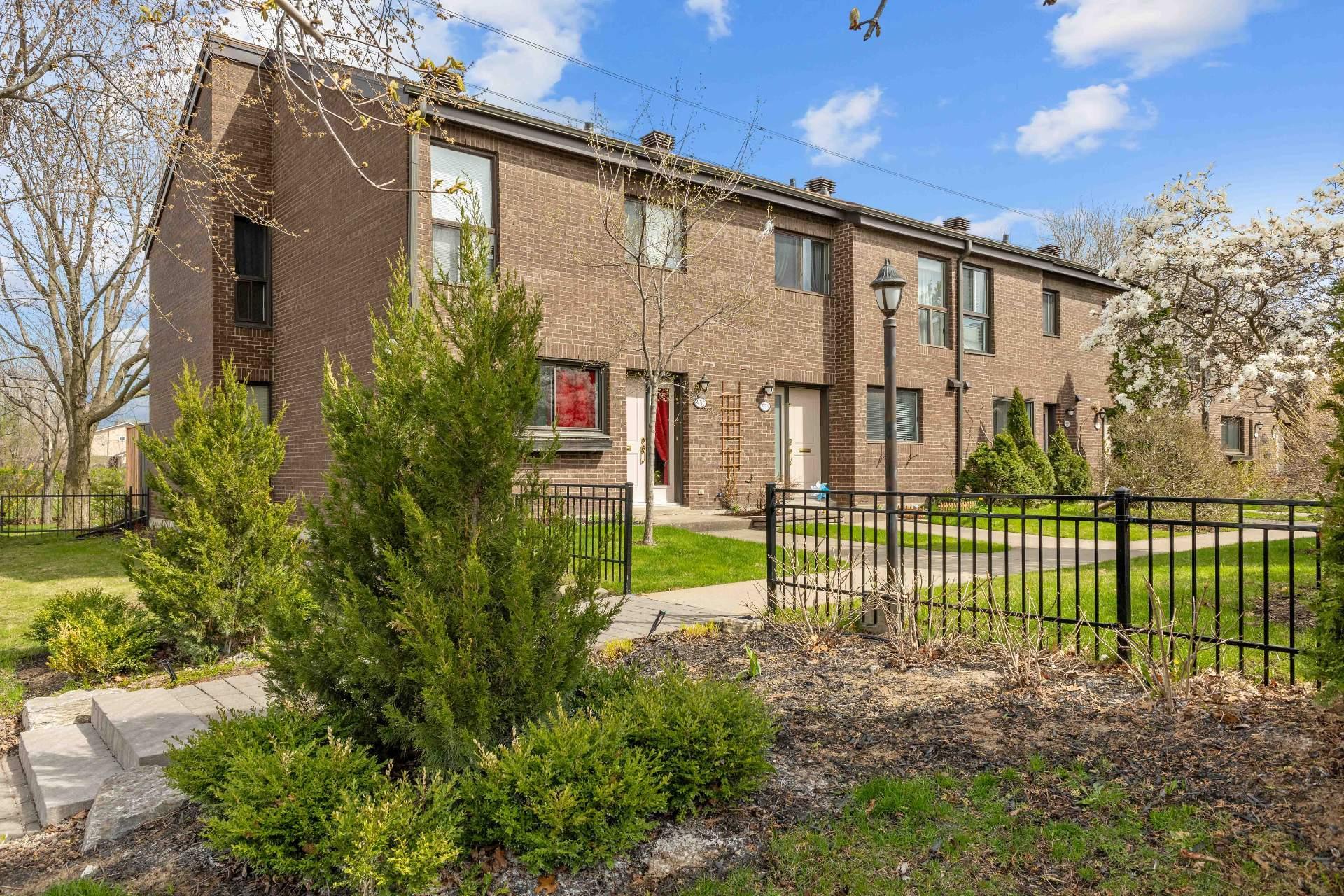 









953Z


Place Soulanges

,
Brossard,




QC
J4X1L8

