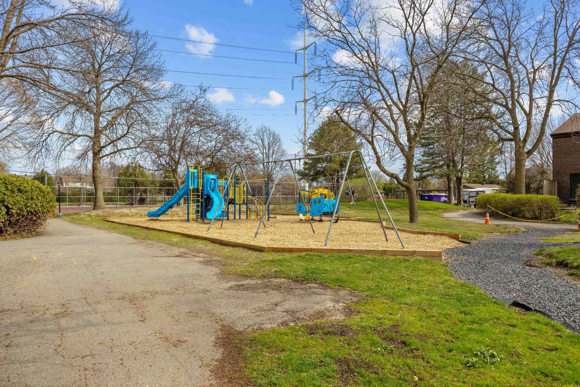 









953Z


Place Soulanges

,
Brossard,




QC
J4X1L8

