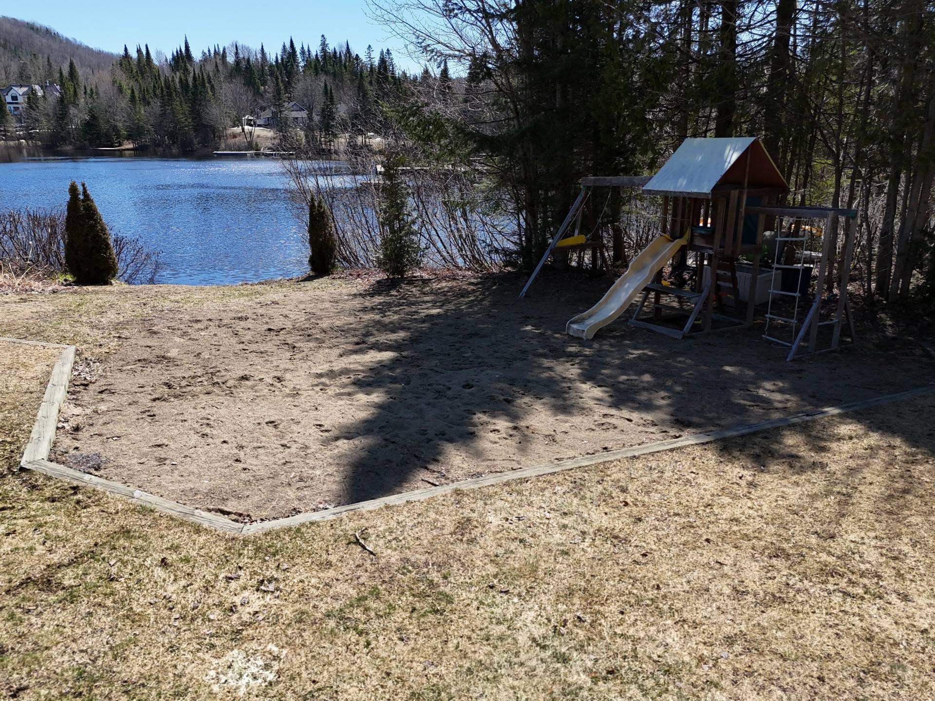 









232


Ch. de Chambord

,
Saint-Adolphe-d'Howard,




QC
J0T2B0

