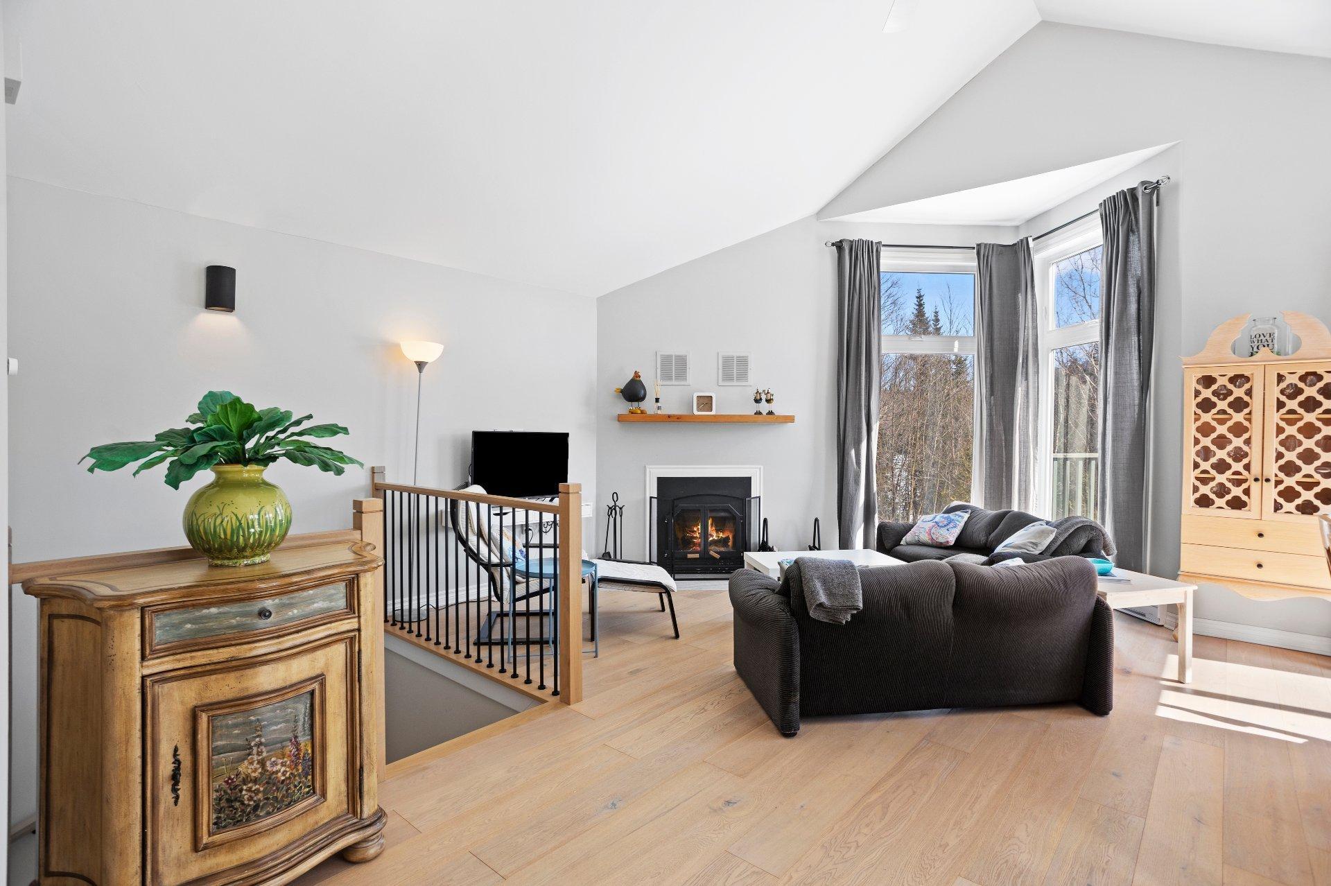 









232


Ch. de Chambord

,
Saint-Adolphe-d'Howard,




QC
J0T2B0

