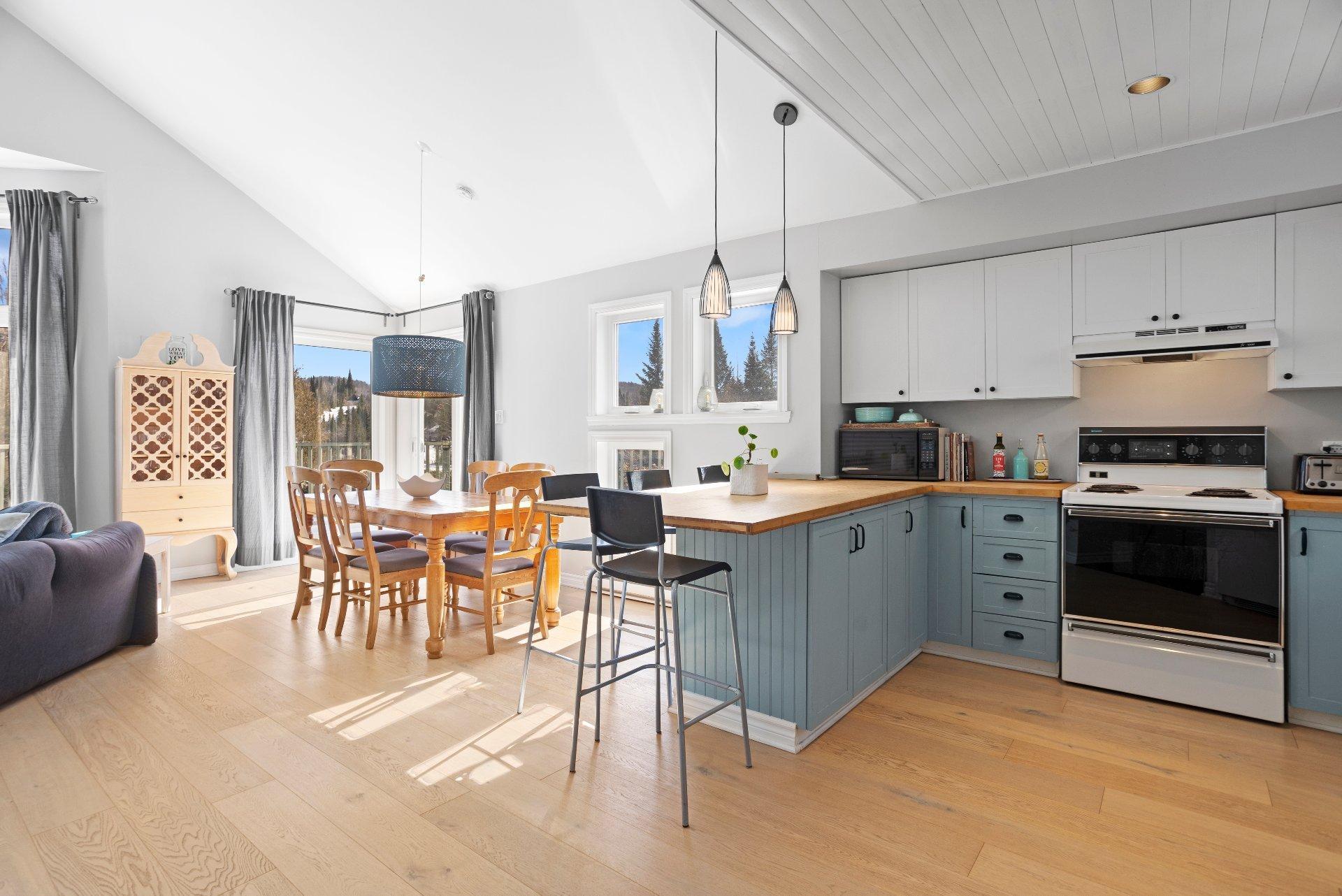 









232


Ch. de Chambord

,
Saint-Adolphe-d'Howard,




QC
J0T2B0

