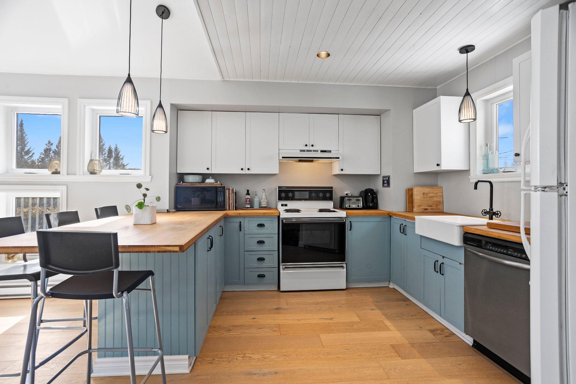 









232


Ch. de Chambord

,
Saint-Adolphe-d'Howard,




QC
J0T2B0

