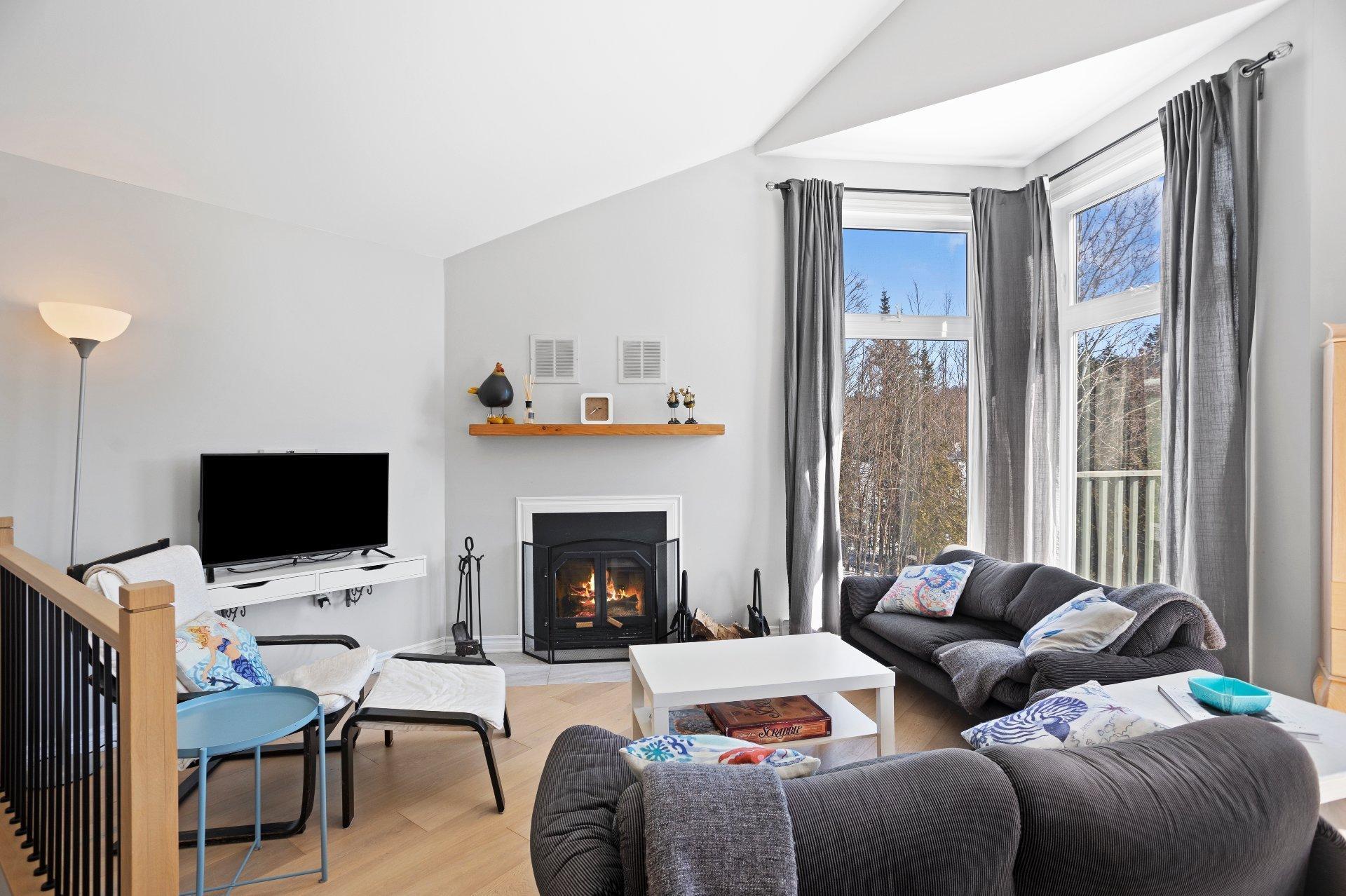 









232


Ch. de Chambord

,
Saint-Adolphe-d'Howard,




QC
J0T2B0


