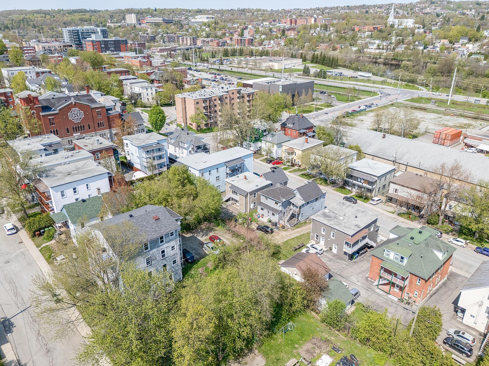









331

 - 335


Rue Laurier

,
Sherbrooke (Les Nations),




QC
J1H4Z6

