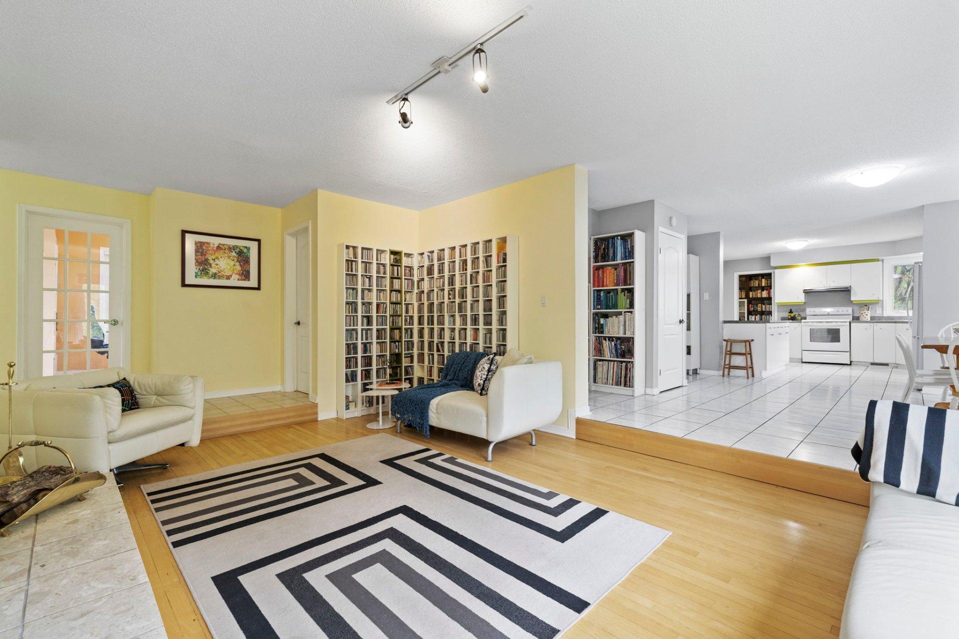 









32


Ch. Wallace

,
Chelsea,




QC
J9B1M6

