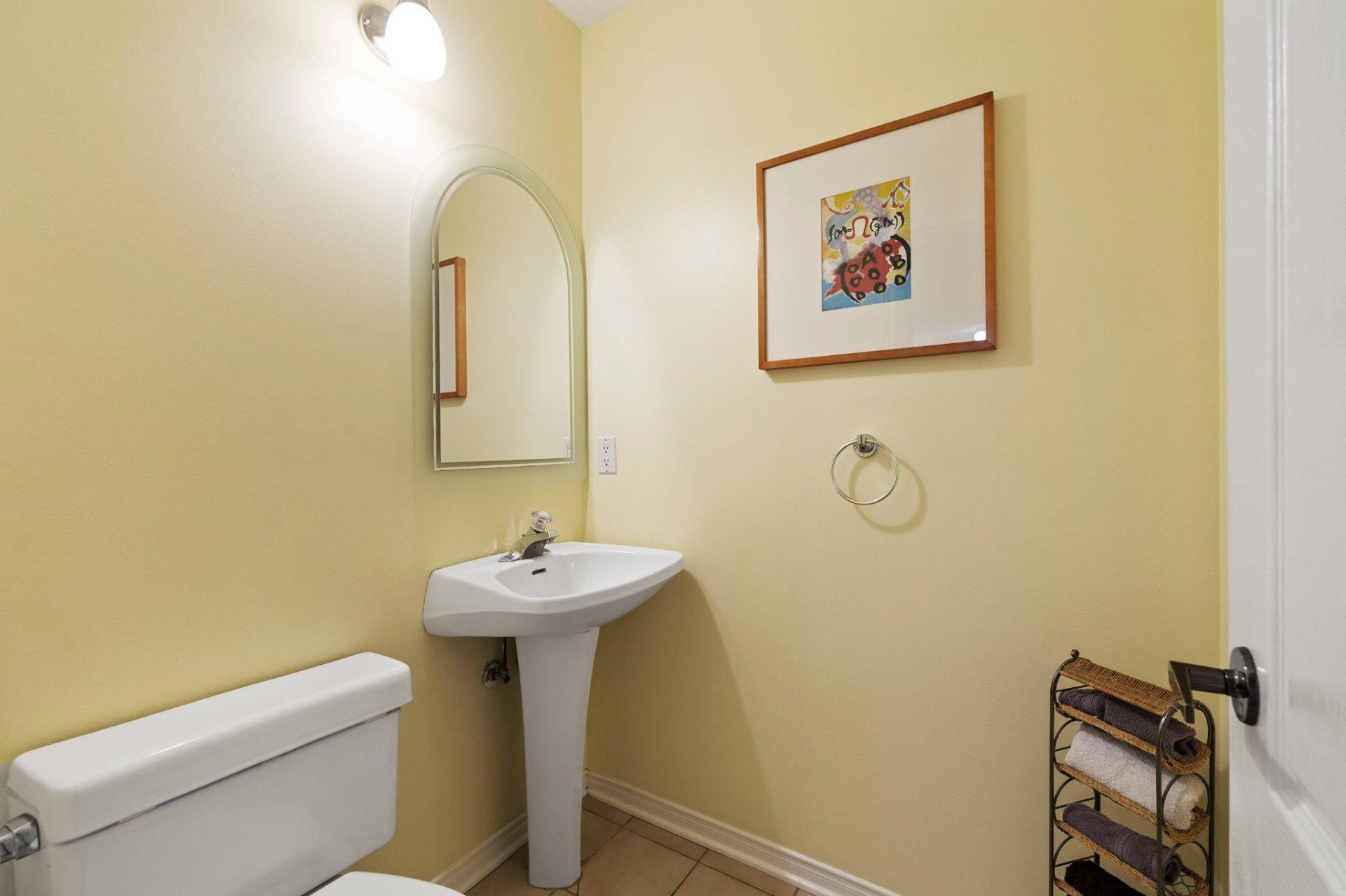 









32


Ch. Wallace

,
Chelsea,




QC
J9B1M6

