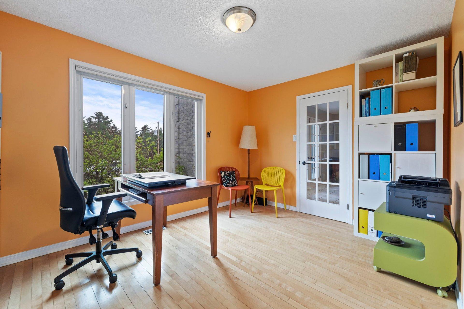 









32


Ch. Wallace

,
Chelsea,




QC
J9B1M6

