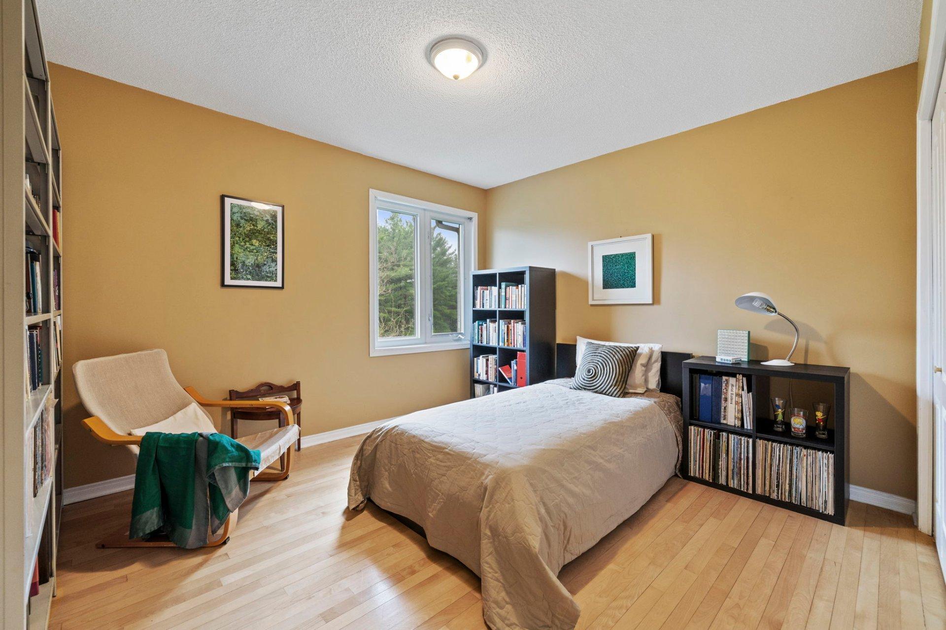 









32


Ch. Wallace

,
Chelsea,




QC
J9B1M6

