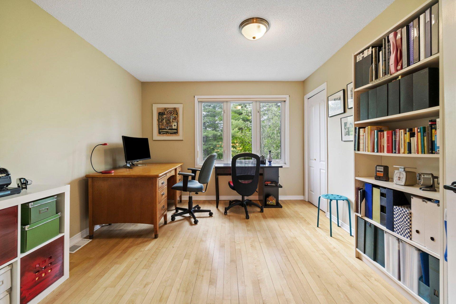 









32


Ch. Wallace

,
Chelsea,




QC
J9B1M6

