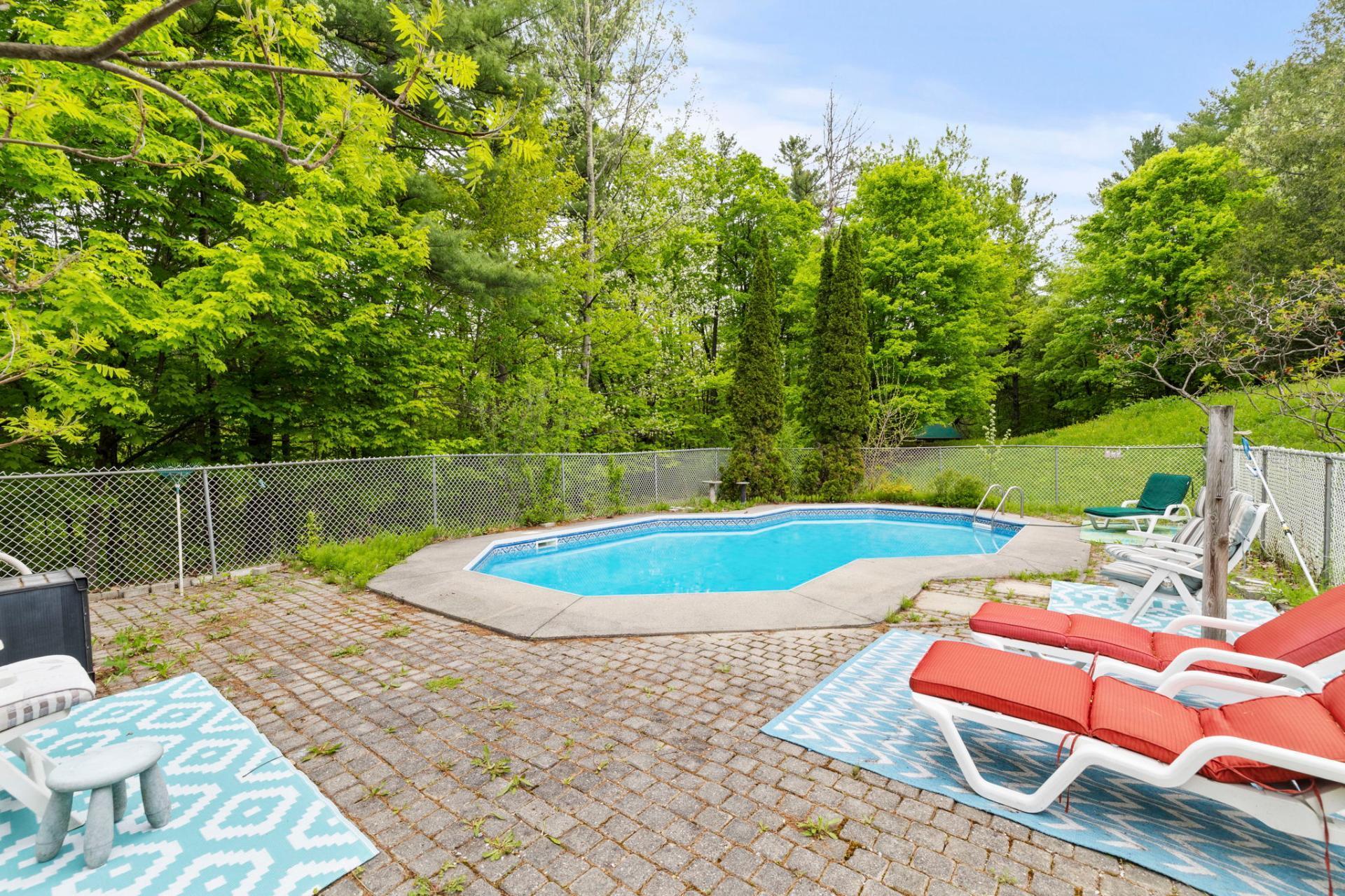 









32


Ch. Wallace

,
Chelsea,




QC
J9B1M6

