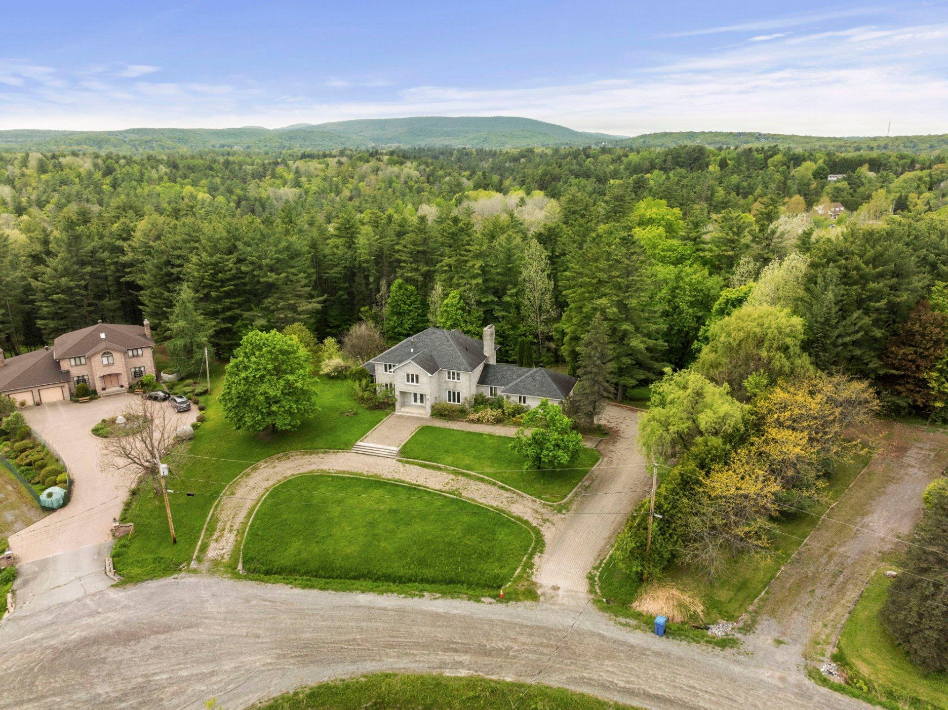 









32


Ch. Wallace

,
Chelsea,




QC
J9B1M6

