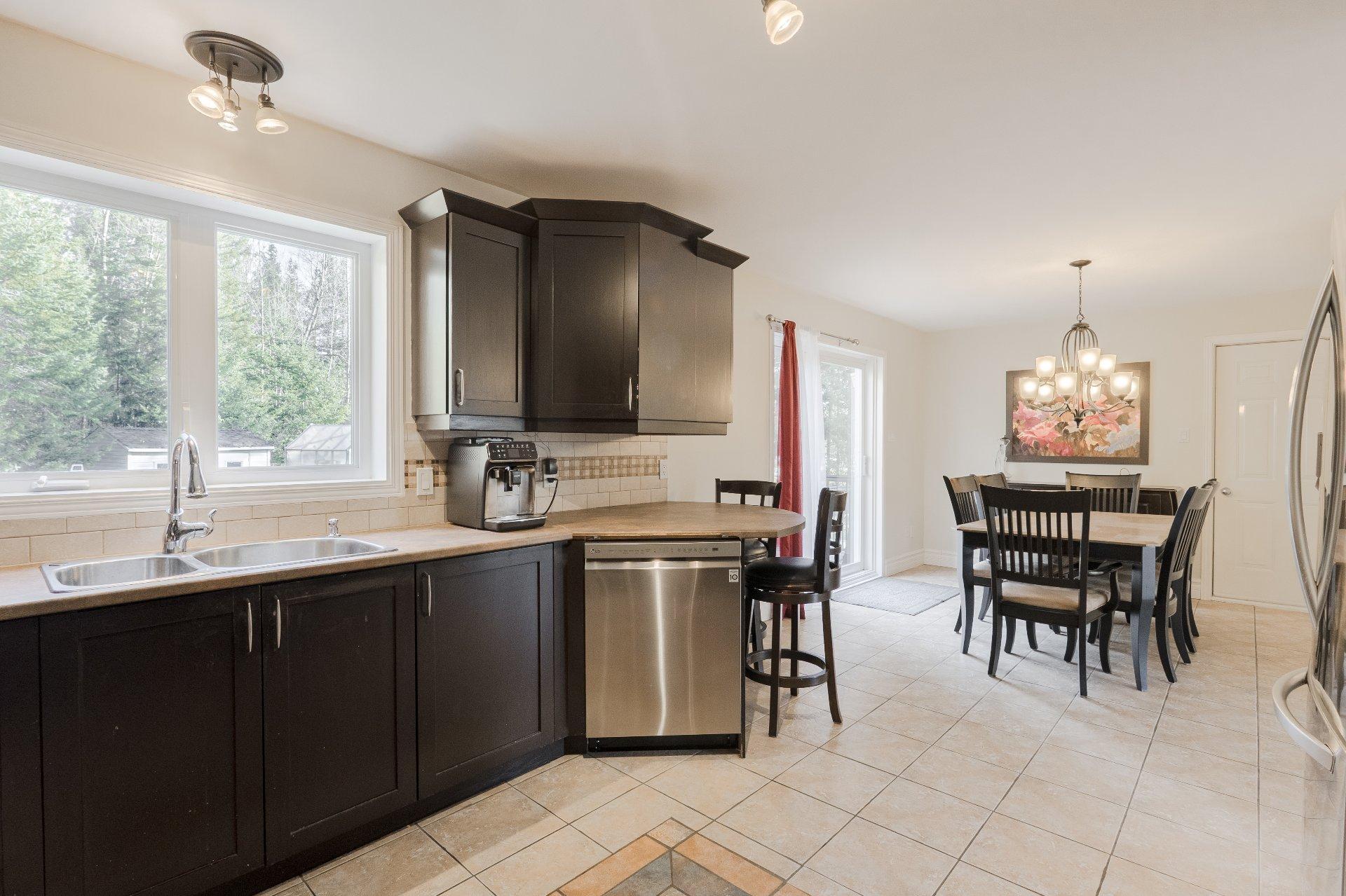 









60


Rue Raymond

,
Magog,




QC
J1X5S7

