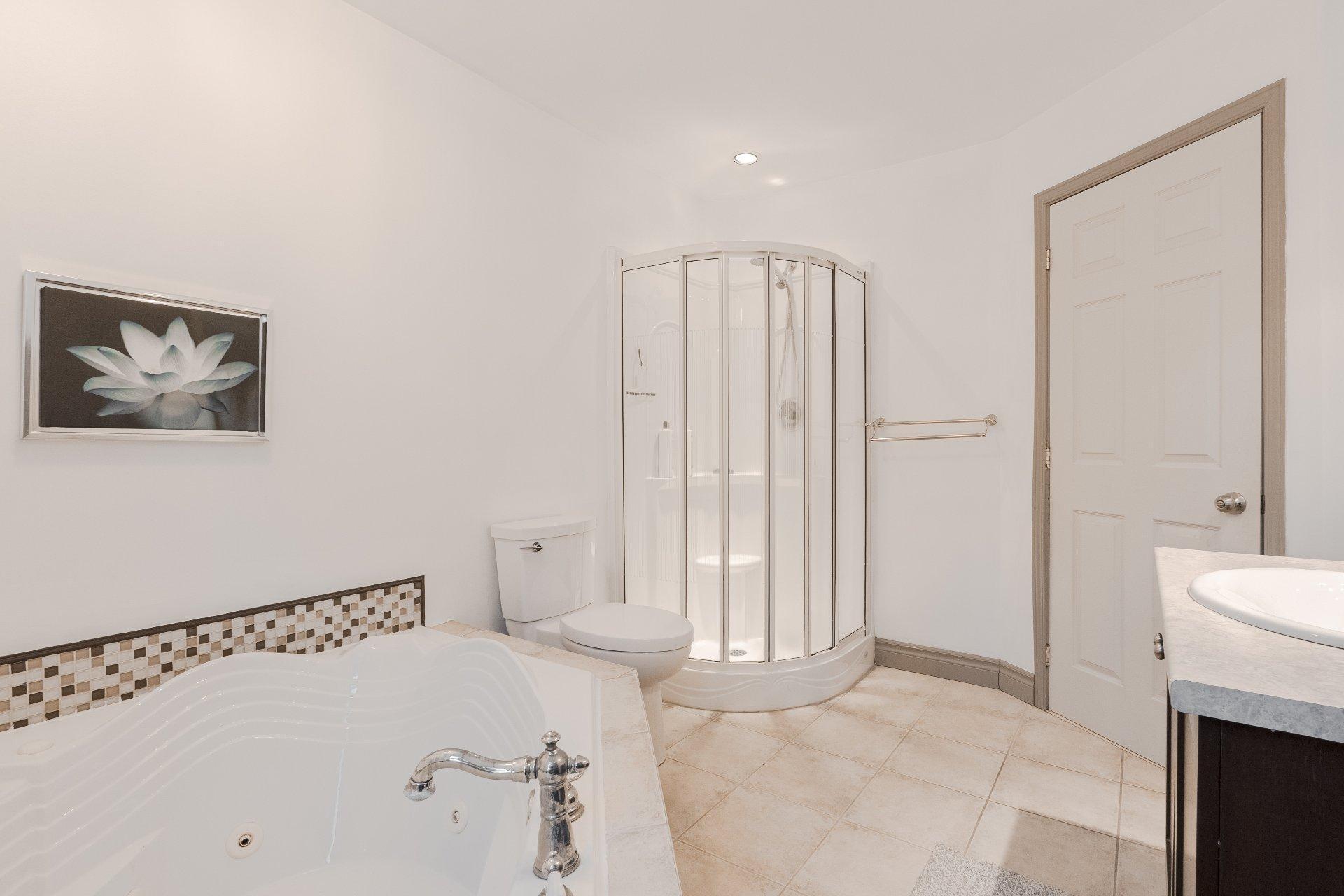









60


Rue Raymond

,
Magog,




QC
J1X5S7

