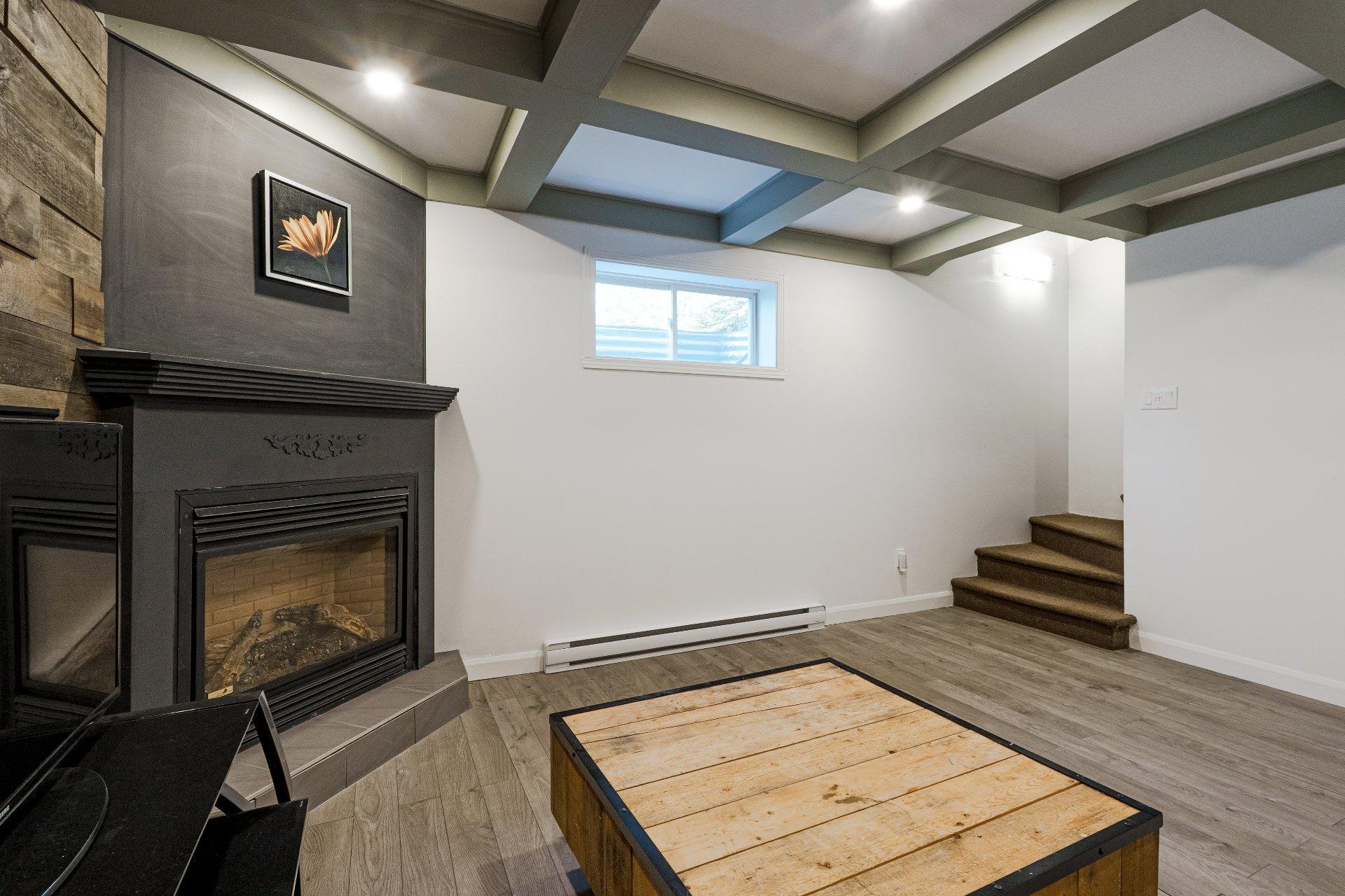 









60


Rue Raymond

,
Magog,




QC
J1X5S7

