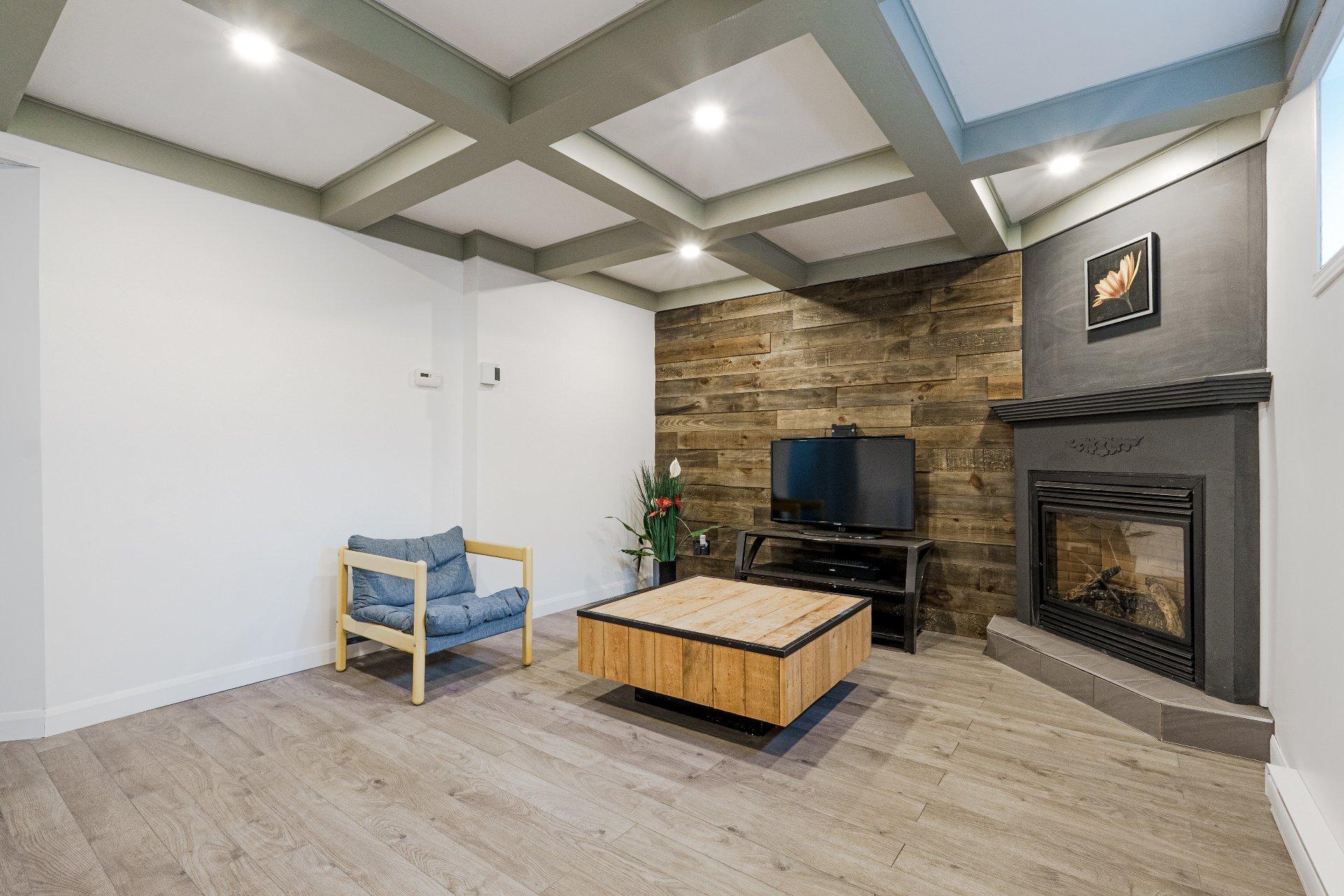 









60


Rue Raymond

,
Magog,




QC
J1X5S7

