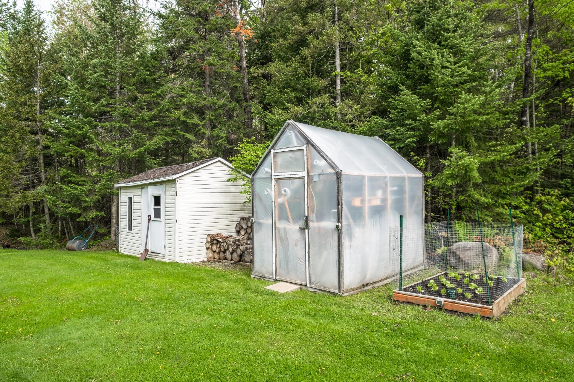 









60


Rue Raymond

,
Magog,




QC
J1X5S7

