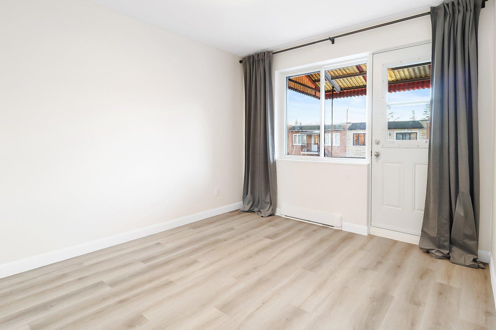 









2635

 - 2639


Rue Raudot

,
Montréal (Le Sud-Ouest),




QC
H4E2P6

