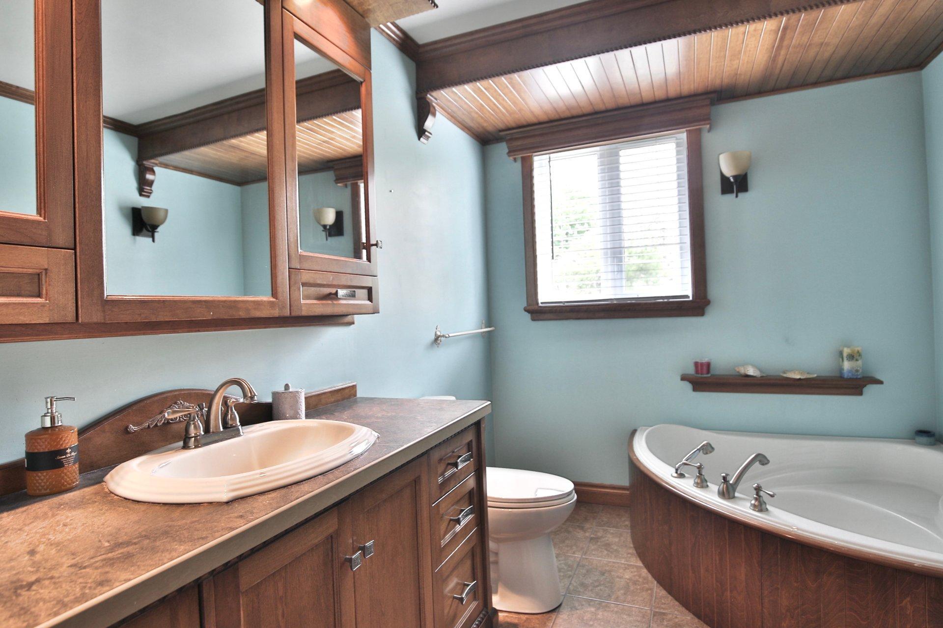 









55


Place Massey

,
Saint-Bruno-de-Montarville,




QC
J3V1A2

