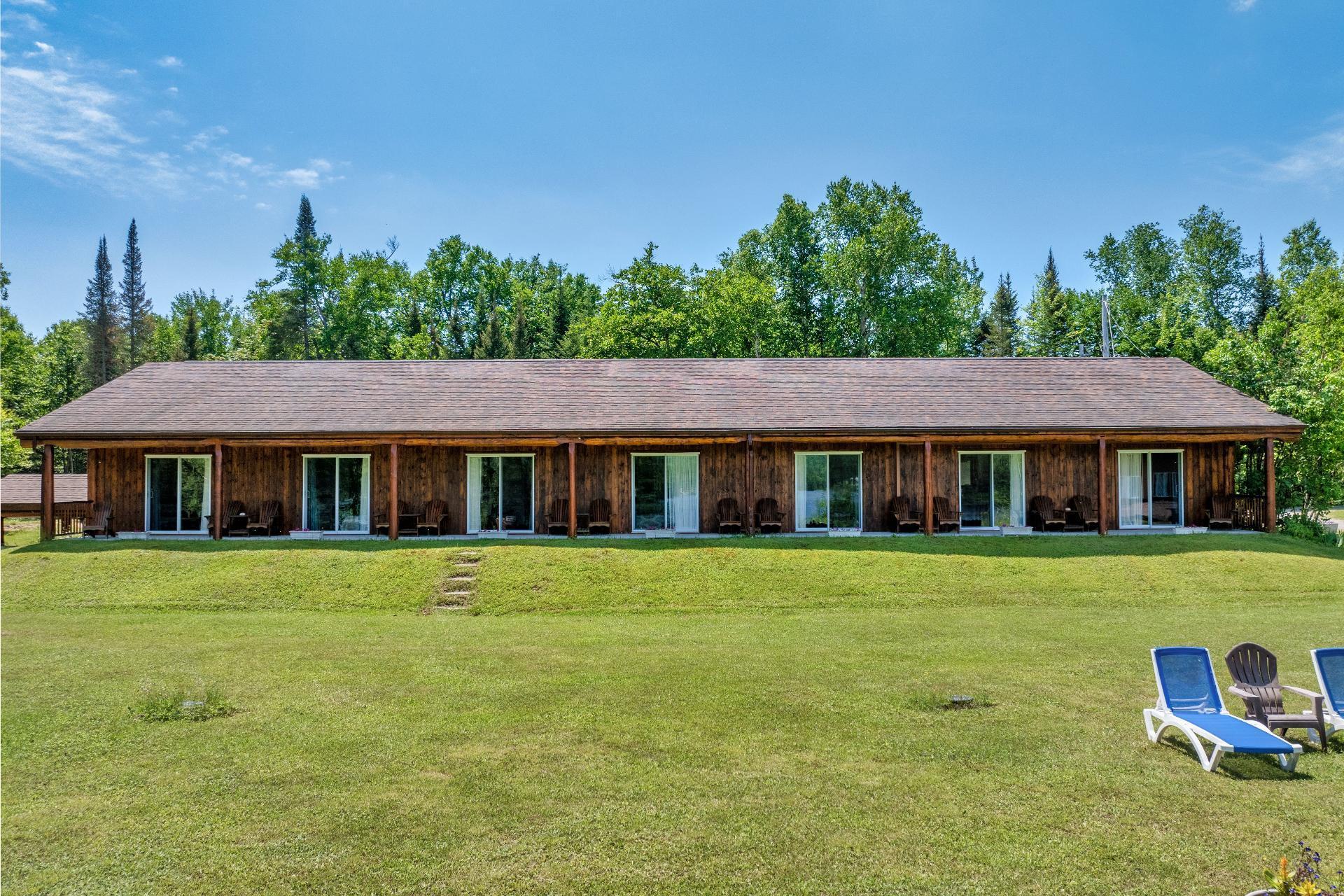 









19Z


Ch. de la Presqu'île

,
Lac-Saguay,




QC
J0W1L0

