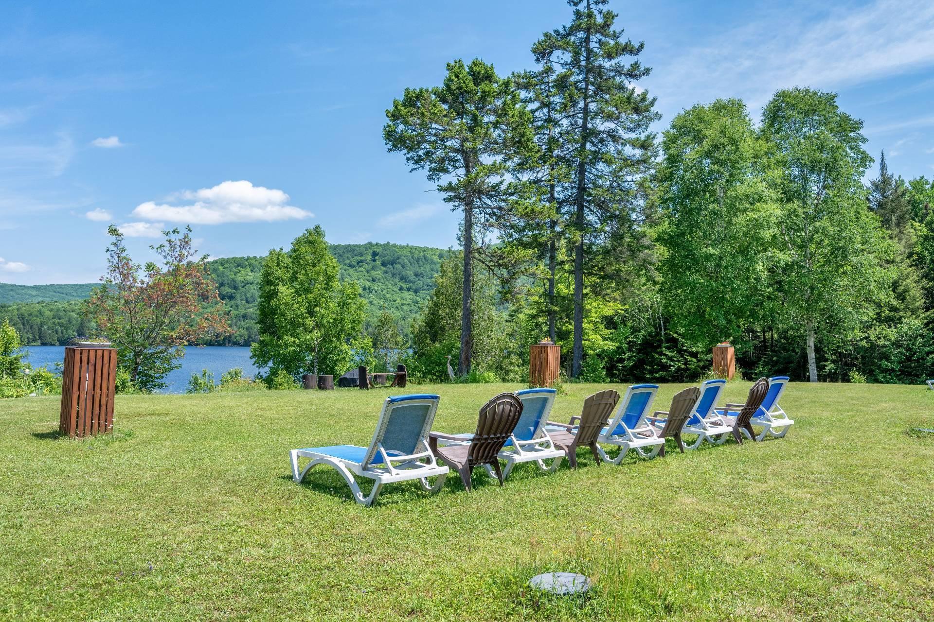 









19Z


Ch. de la Presqu'île

,
Lac-Saguay,




QC
J0W1L0

