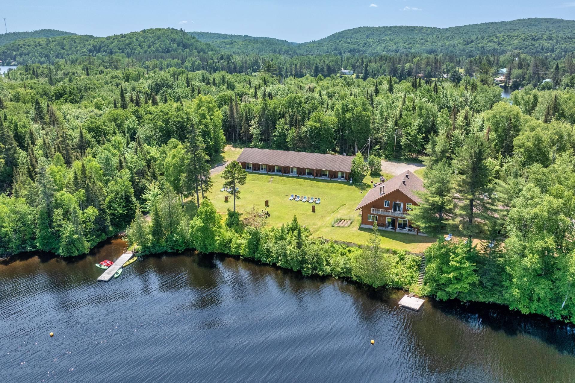 









19Z


Ch. de la Presqu'île

,
Lac-Saguay,




QC
J0W1L0

