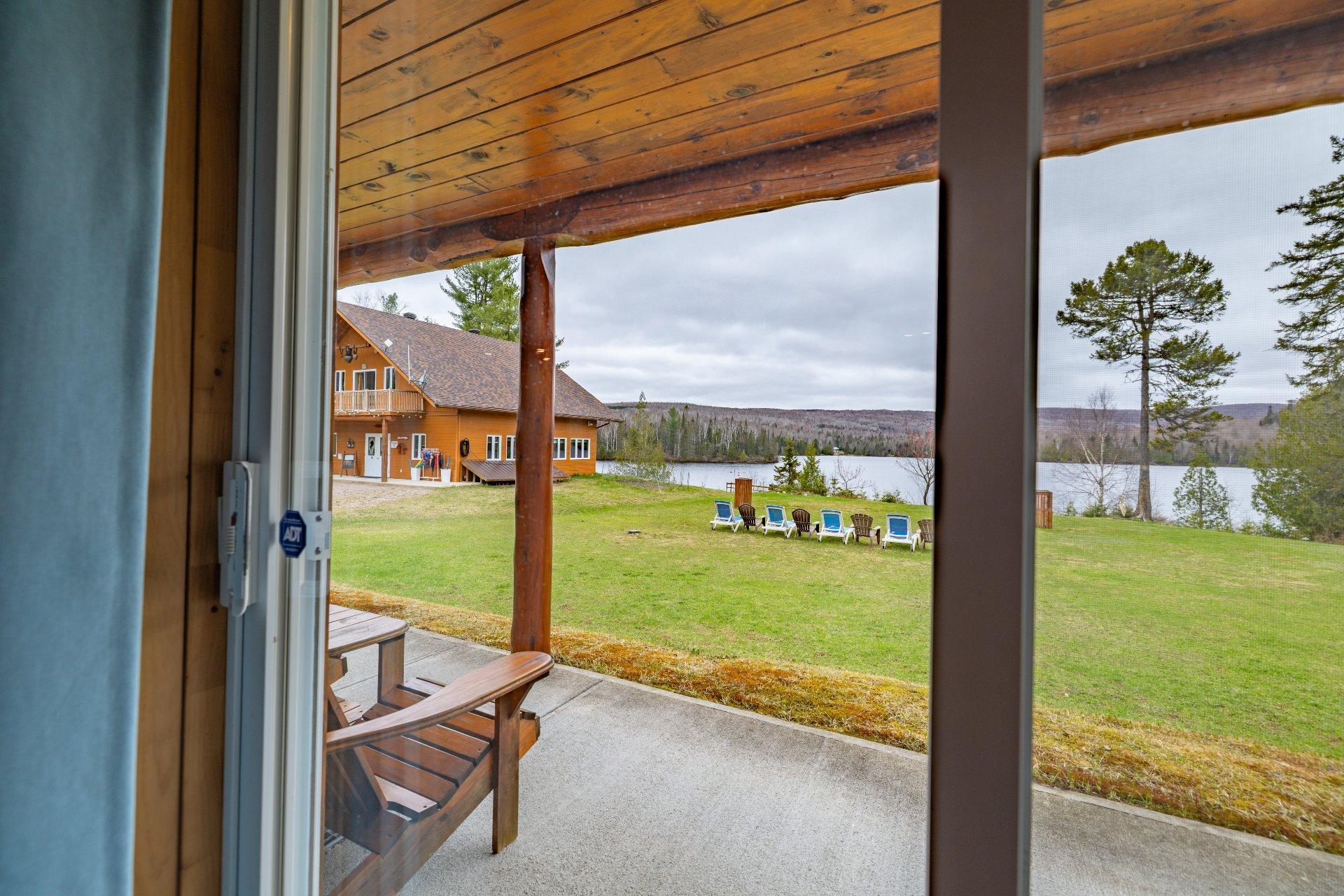 









19Z


Ch. de la Presqu'île

,
Lac-Saguay,




QC
J0W1L0


