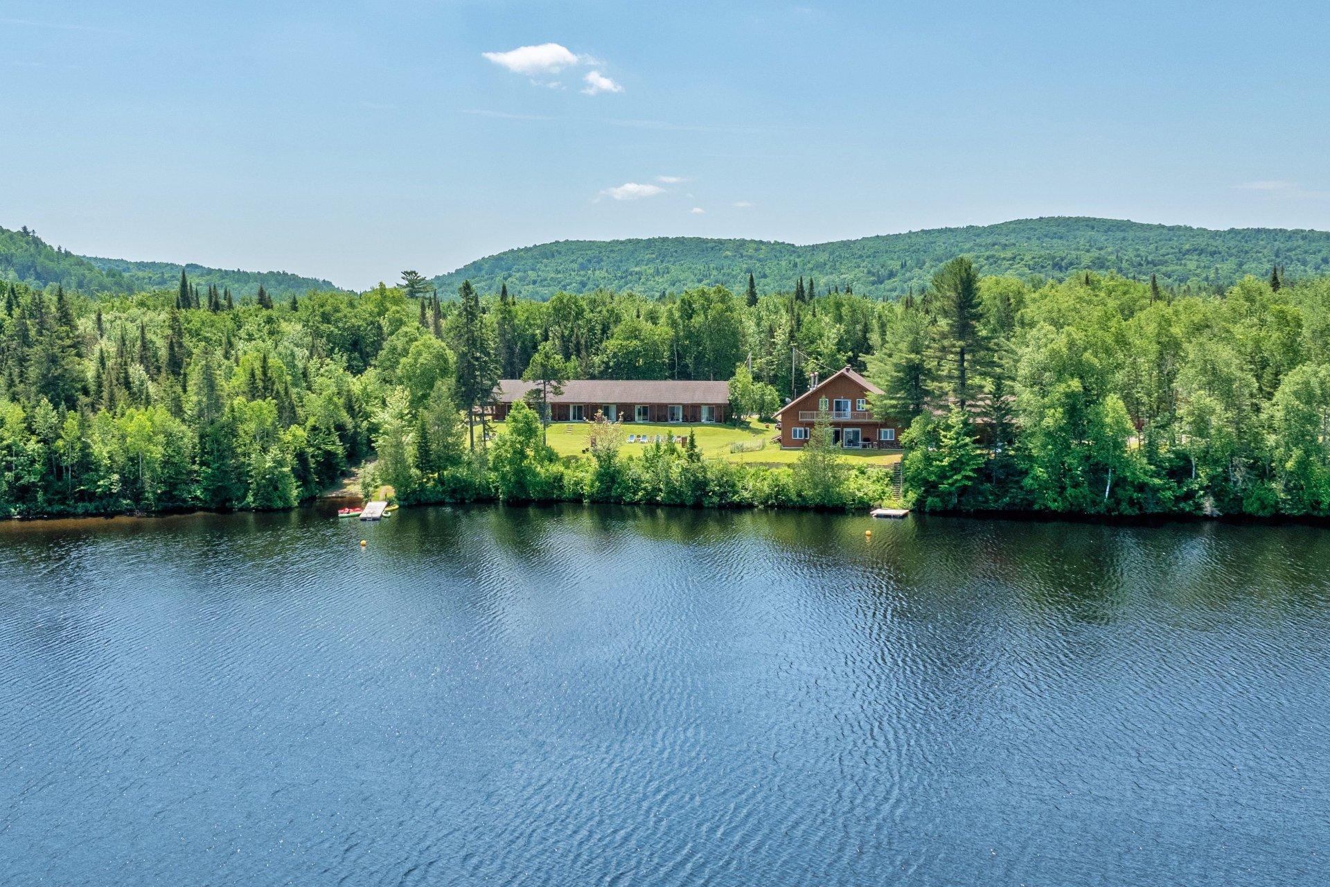 









19Z


Ch. de la Presqu'île

,
Lac-Saguay,




QC
J0W1L0

