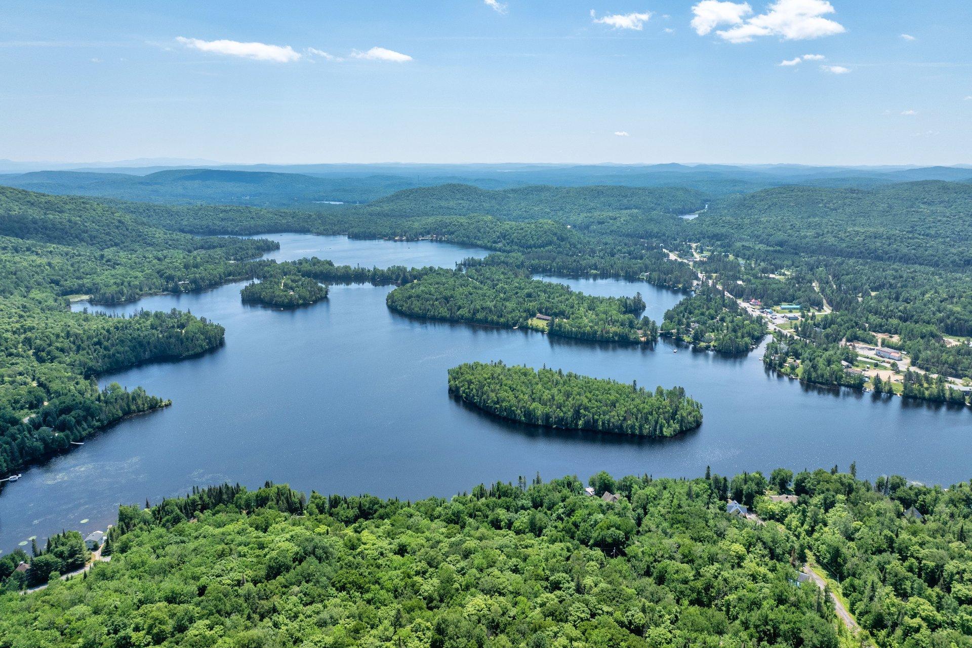 









19Z


Ch. de la Presqu'île

,
Lac-Saguay,




QC
J0W1L0

