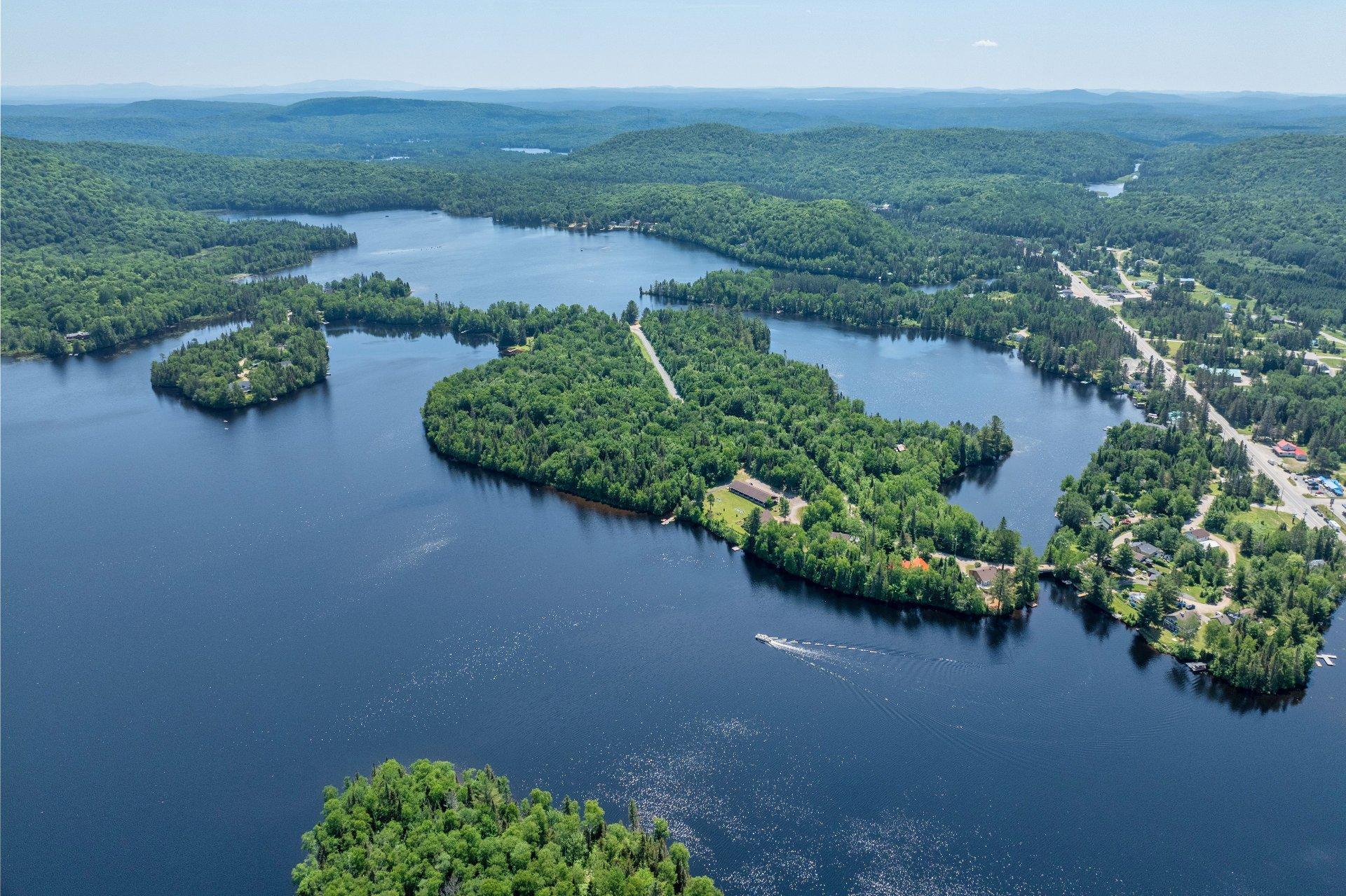 









19Z


Ch. de la Presqu'île

,
Lac-Saguay,




QC
J0W1L0

