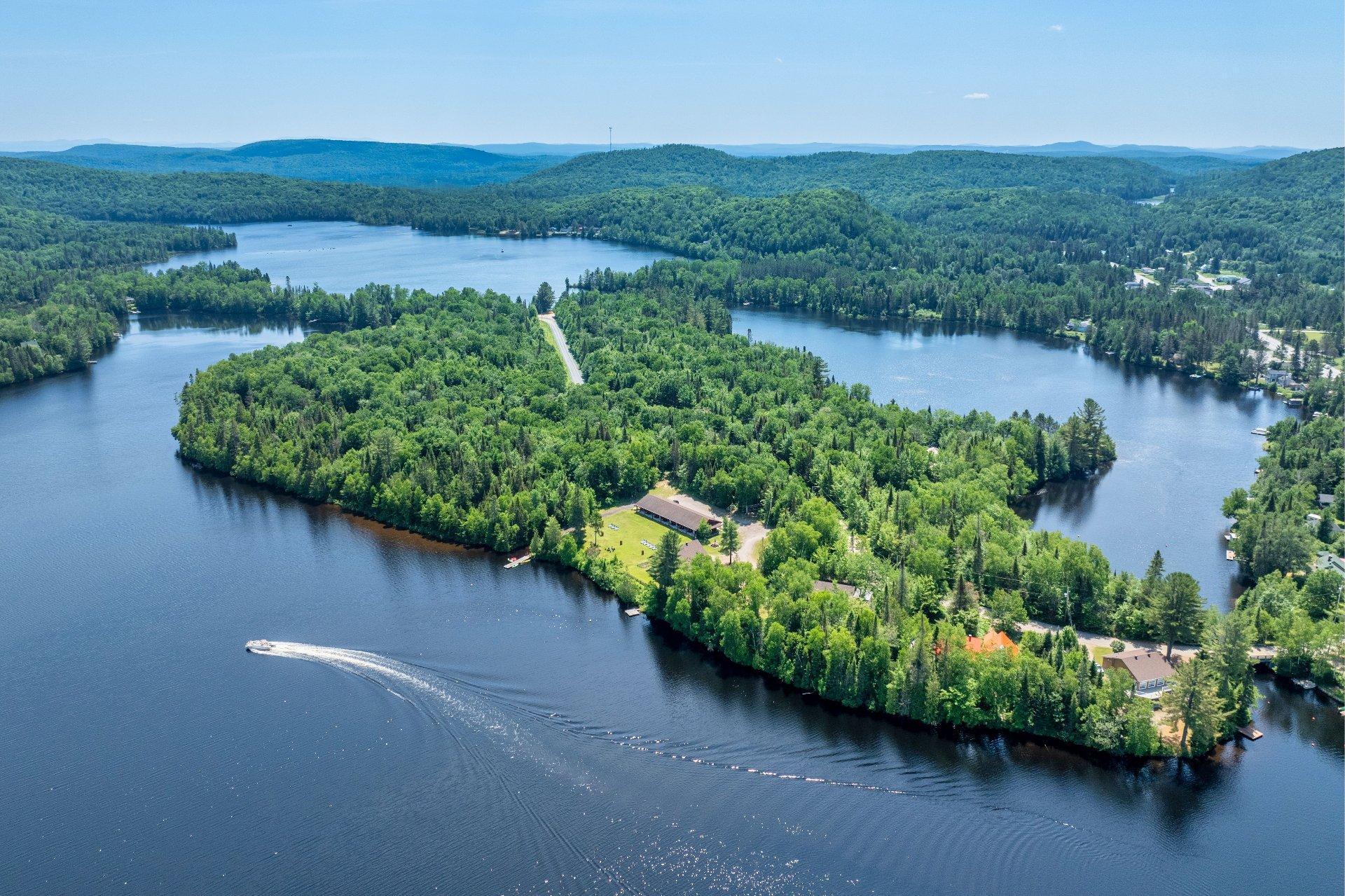 









19Z


Ch. de la Presqu'île

,
Lac-Saguay,




QC
J0W1L0


