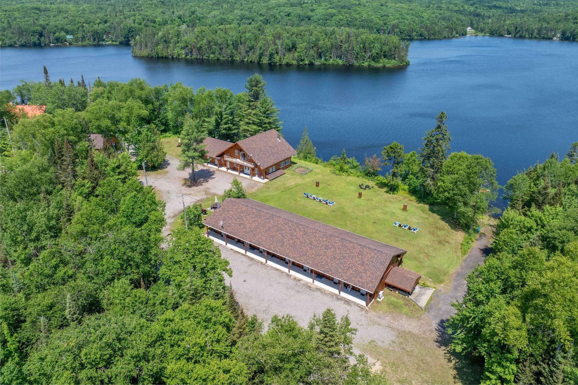 









19Z


Ch. de la Presqu'île

,
Lac-Saguay,




QC
J0W1L0


