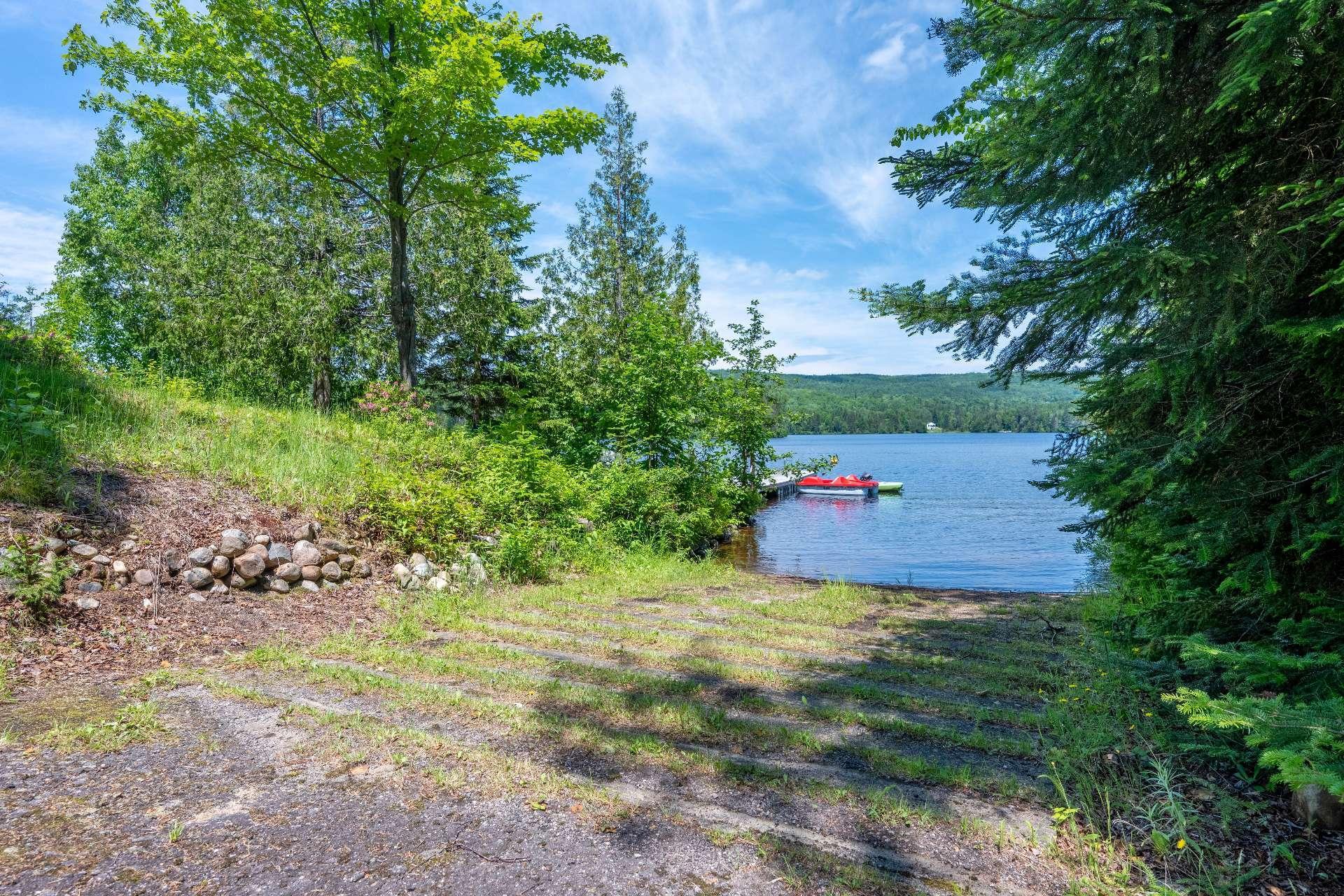 









19Z


Ch. de la Presqu'île

,
Lac-Saguay,




QC
J0W1L0


