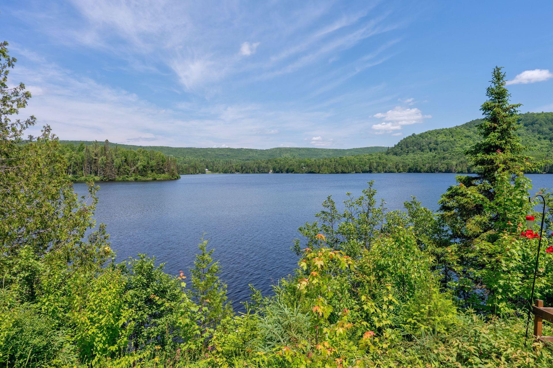









19Z


Ch. de la Presqu'île

,
Lac-Saguay,




QC
J0W1L0

