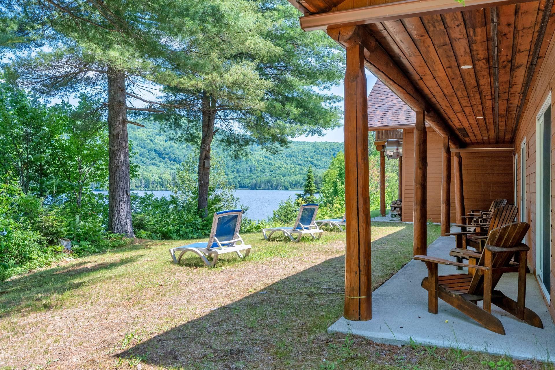 









19Z


Ch. de la Presqu'île

,
Lac-Saguay,




QC
J0W1L0

