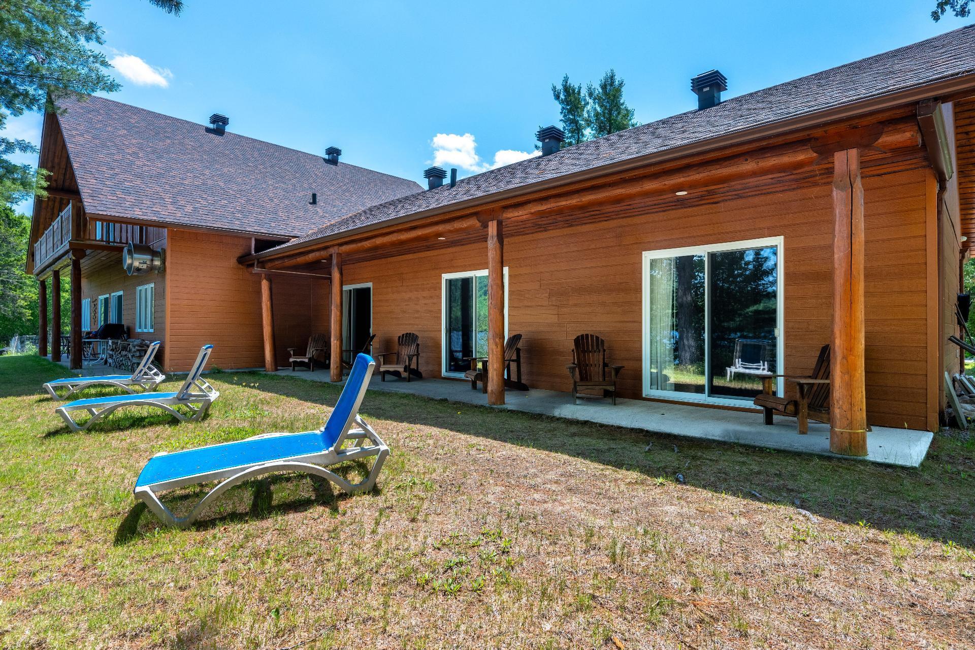 









19Z


Ch. de la Presqu'île

,
Lac-Saguay,




QC
J0W1L0

