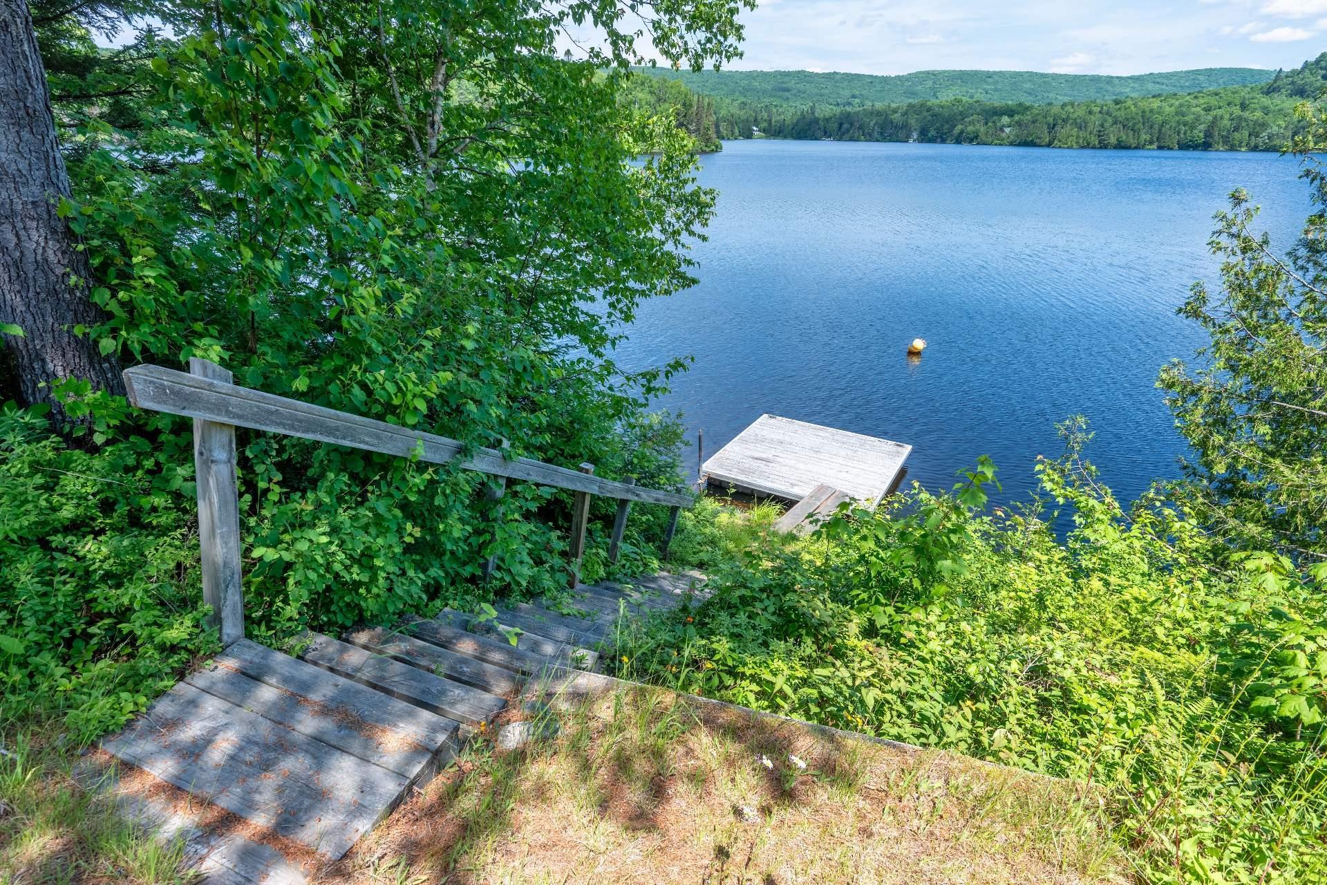 









19Z


Ch. de la Presqu'île

,
Lac-Saguay,




QC
J0W1L0

