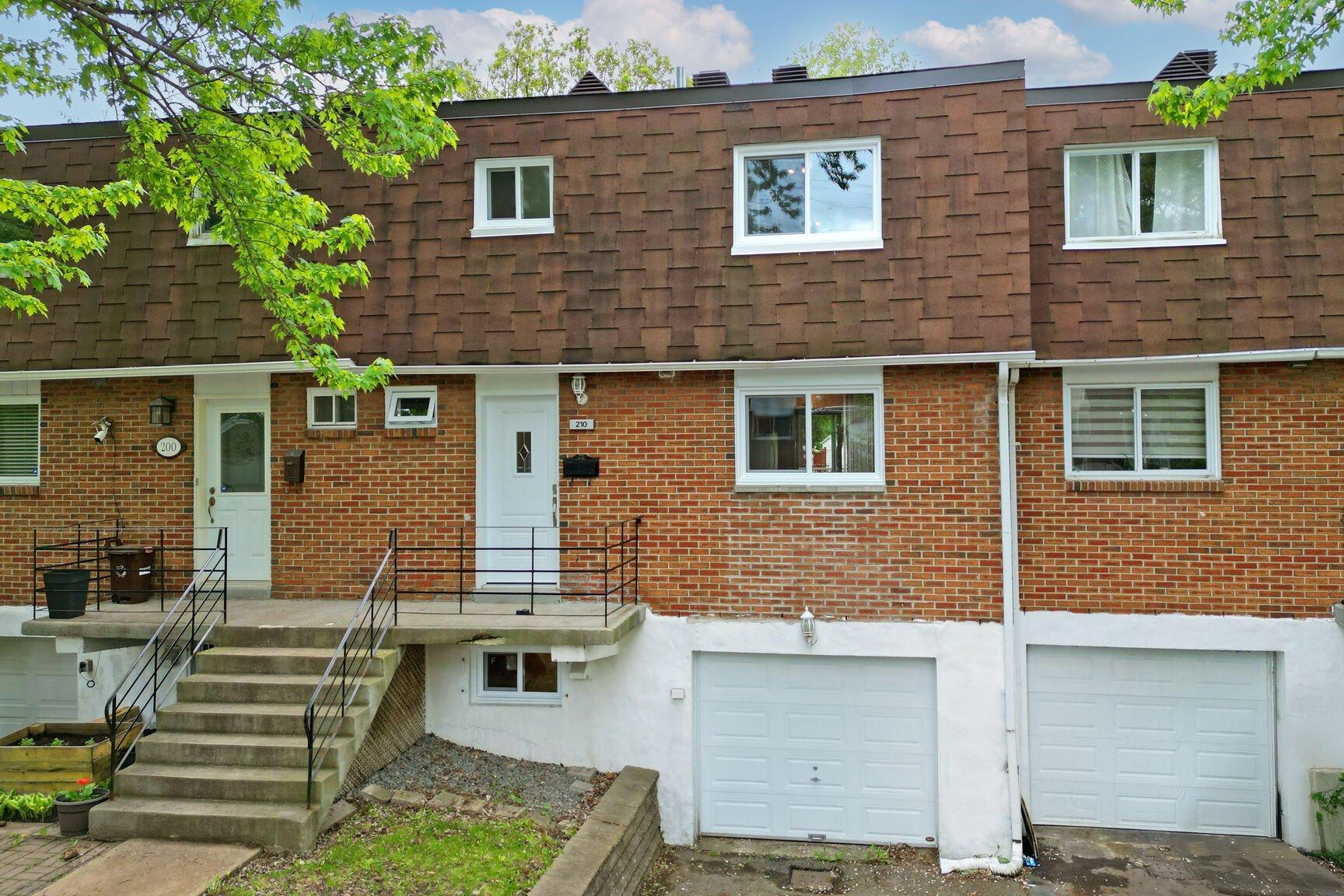 









210Z


Tsse Jacques-Léonard

,
Montréal (Rivière-des-Prairies/Pointe-aux-Trembles),




QC
H1A3K3

