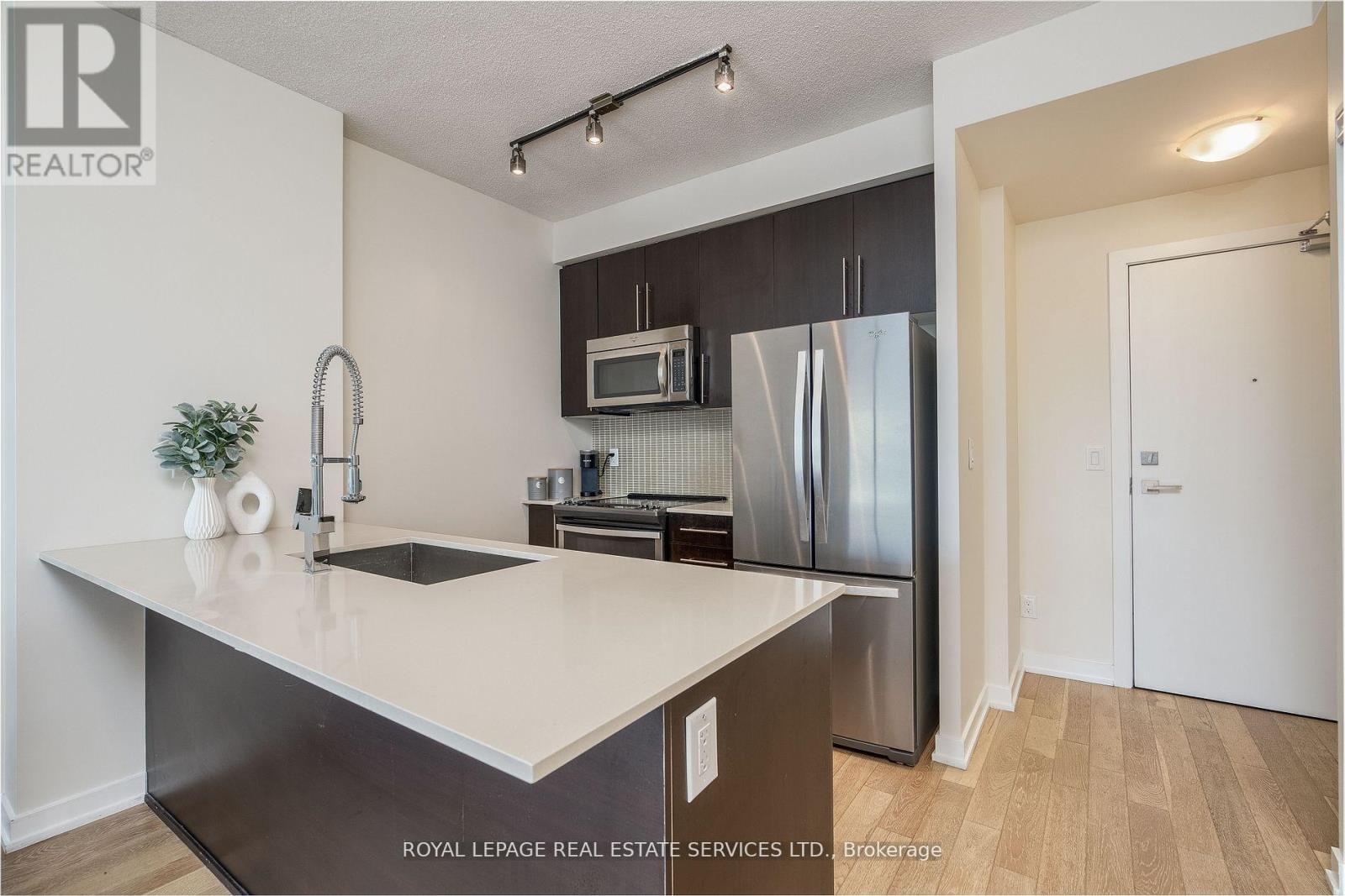 












3303 - 510 CURRAN PLACE

,
Mississauga,




Ontario
L5B0J8

