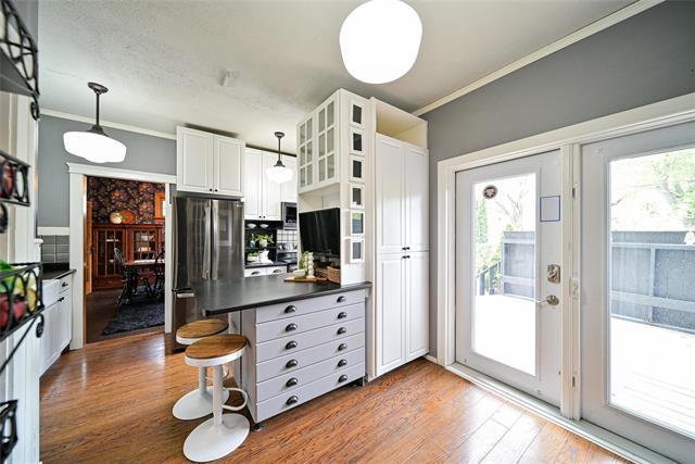 









237


Oak

ST,
Winnipeg,




MB
R3M 3P7

